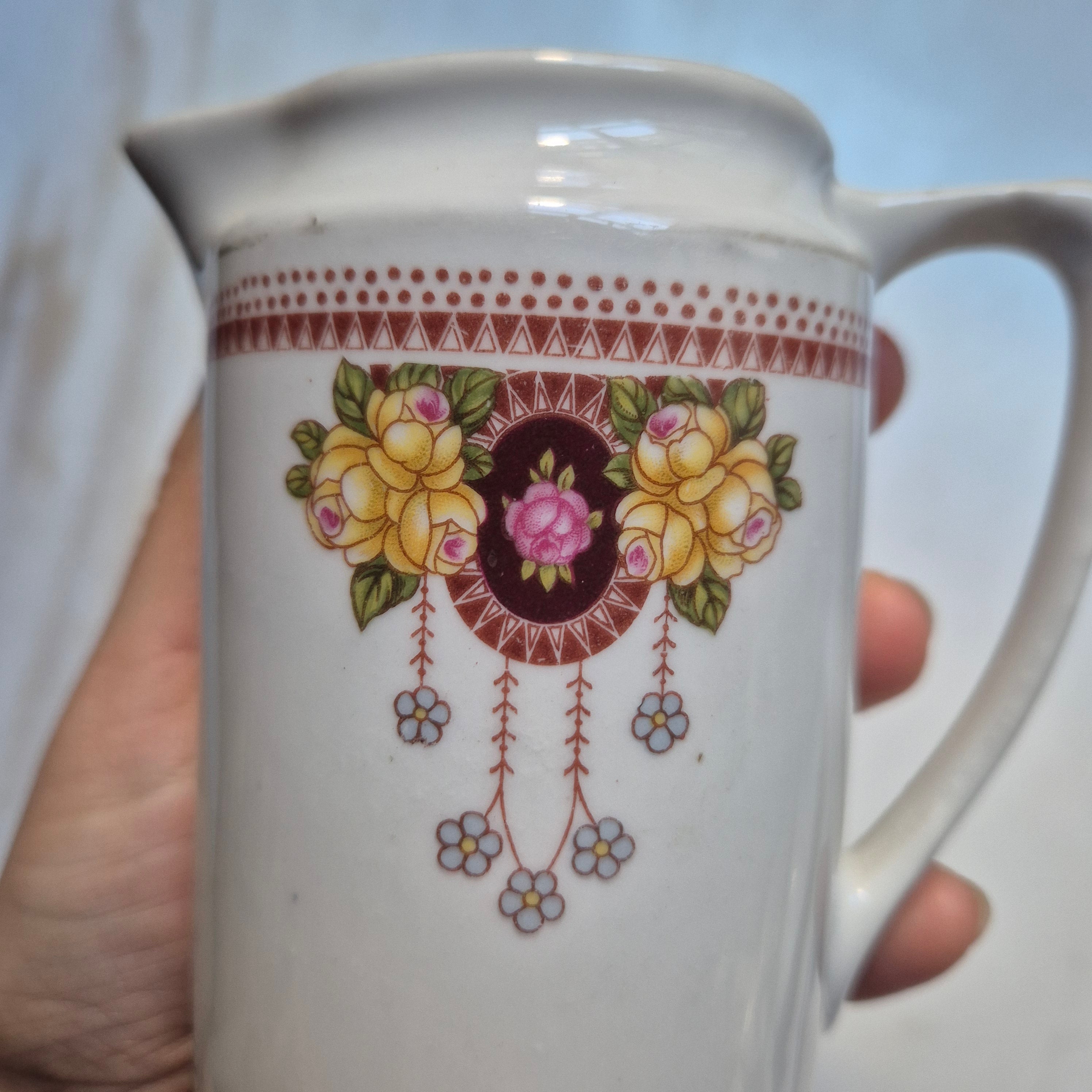 Antikes Milchkännchen Jugendstil handbemalt Blumendekor
