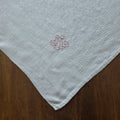 Antike Jugendstil-Mitteldecke - Serviette mit handgesticktem Monogramm M.T. – um 1900 - 69x69cm