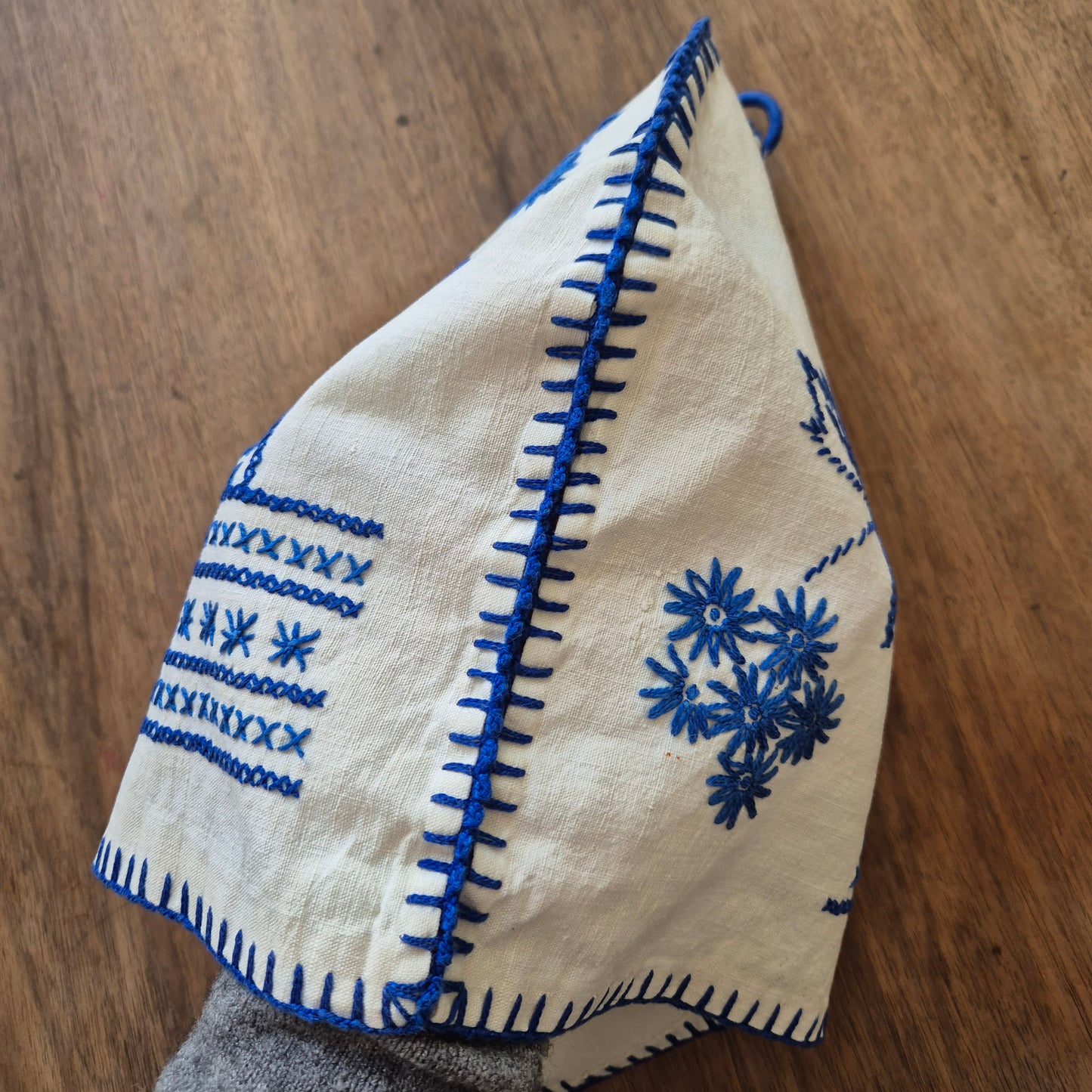 Antike handgemachte Vintage Teehaube Baumwolle/Leinen blau weiß 35x35cm Mini Stockflecken
