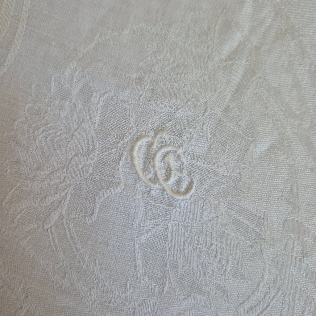 Antike Jugendstil Serviette/Mitteldecke weiß 64x64cm Damast Blumen Stockflecken Monogramm G.C.