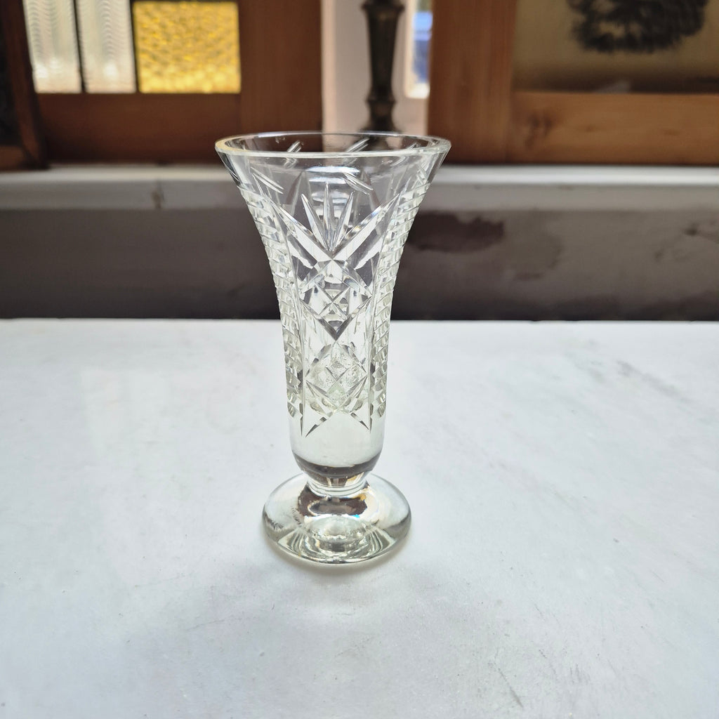 Vintage kleine Kristallvase auf Fuß