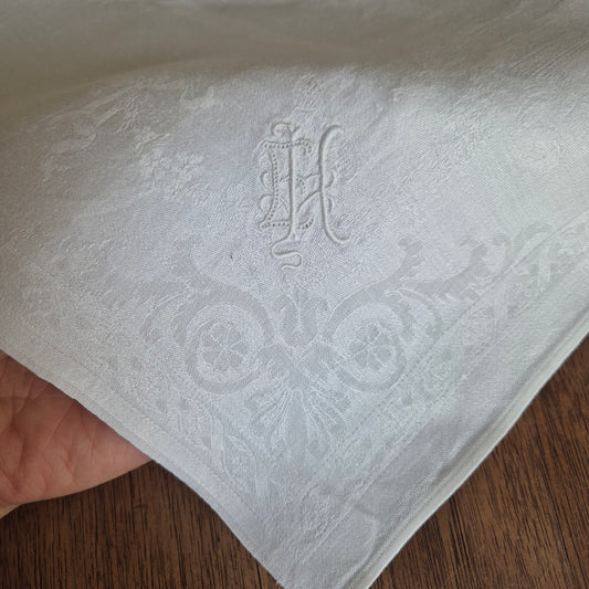 Antike Jugendstil Serviette oder Mitteldecke mit Monogramm E.H