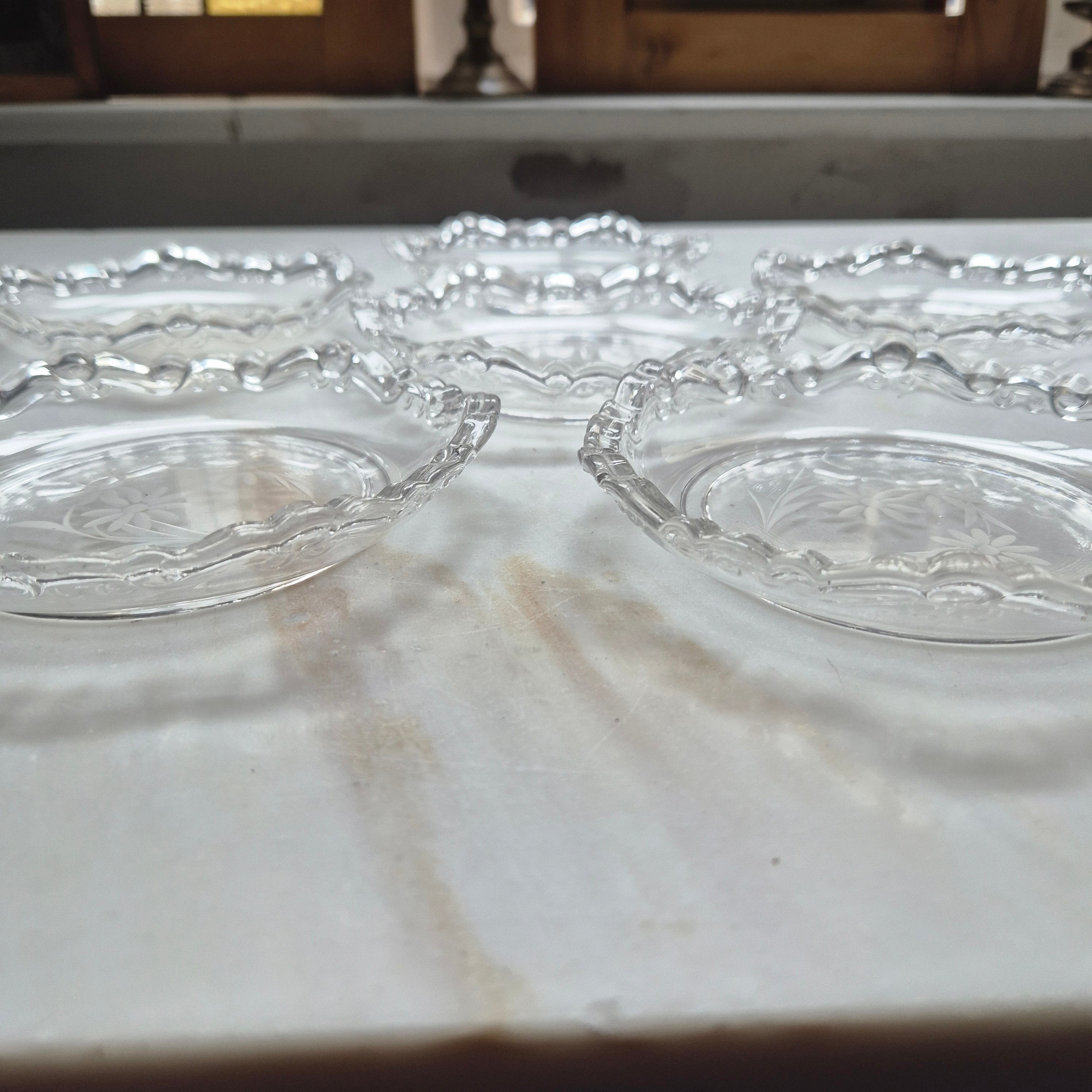 6x Vintage Glas oder Bleikristall Schalen Kuchen Teller mit Blumenmuster