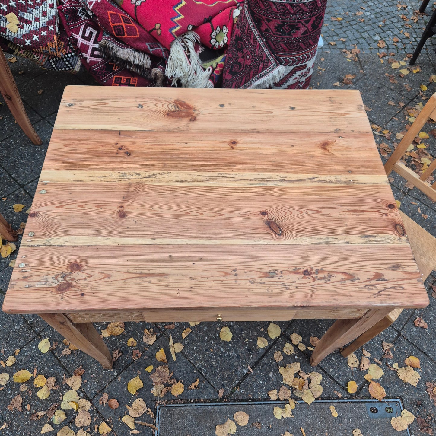 Antiker Biedermeier Tisch von 1860 mit Schublade 74x95cm Vollholz