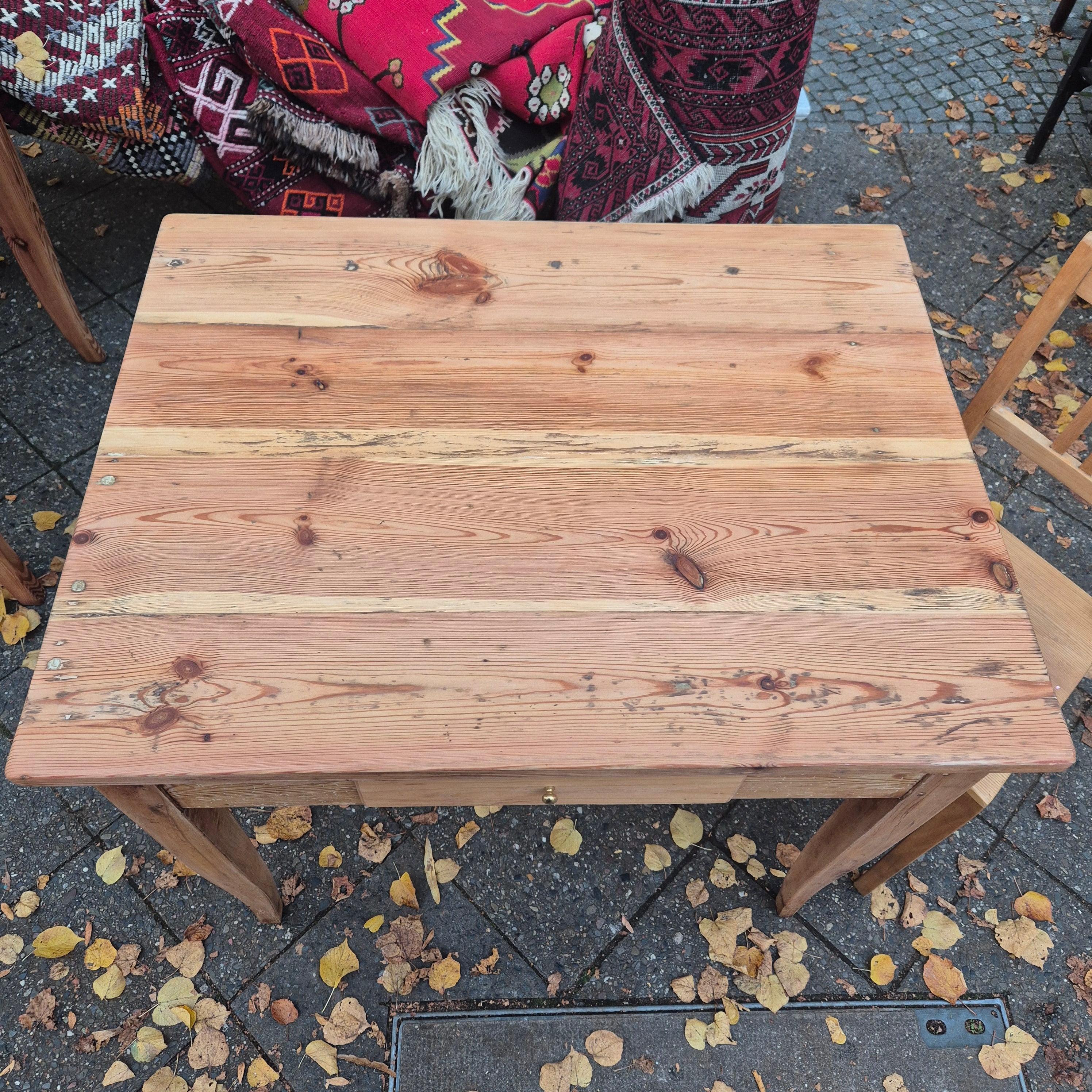 Antiker Biedermeier Tisch von 1860 mit Schublade 74x95cm Vollholz