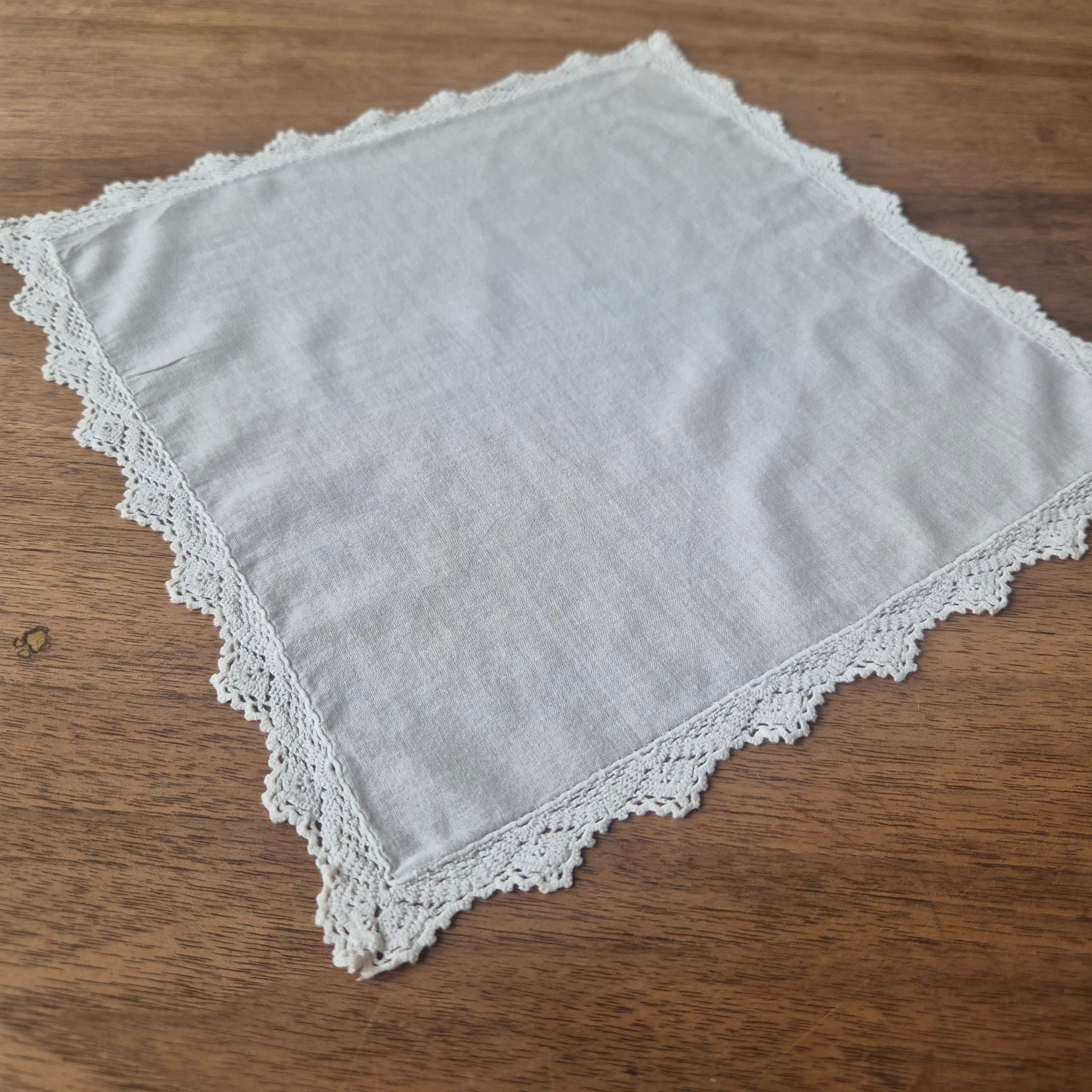 Vintage Stofftaschentuch weiß Baumwolle gehäkelt/geklöppelt 30x30cm
