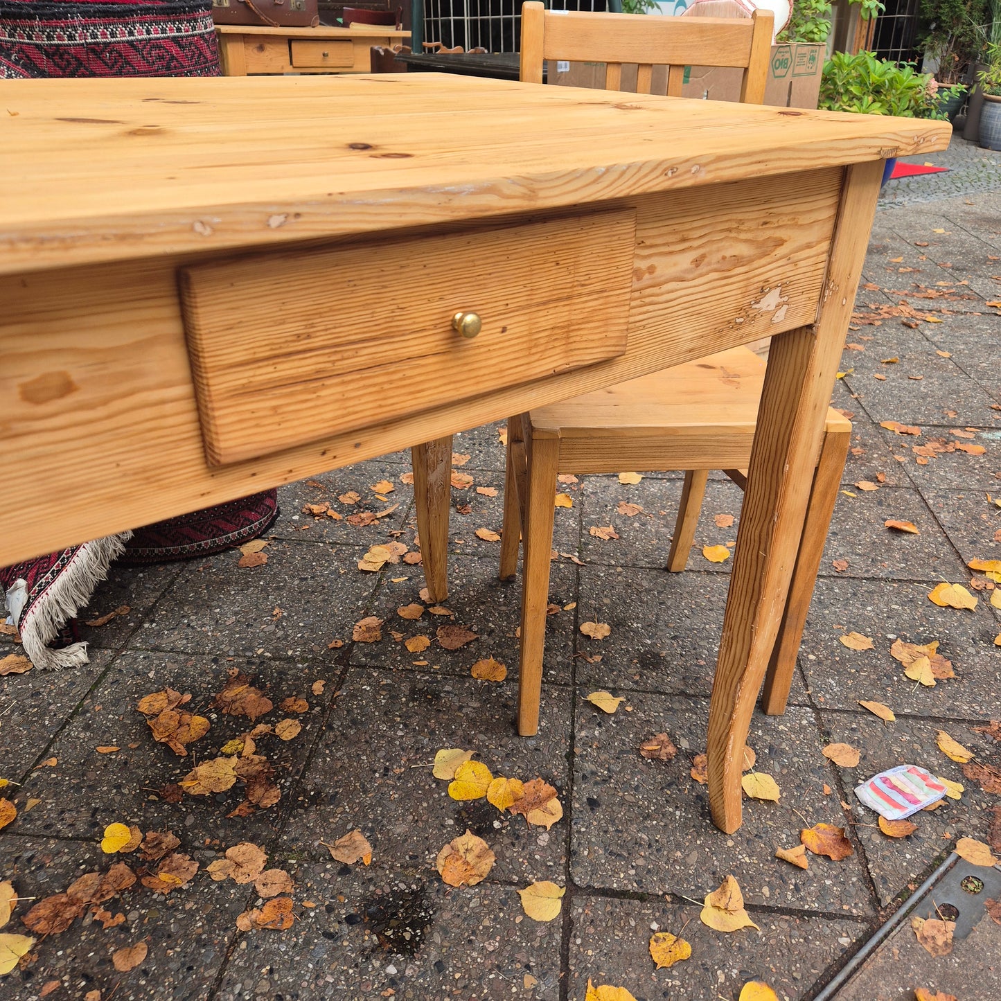 Antiker Biedermeier  Tisch von 1860 Vollholz aufgearbeitet Kiefernholz 71,5 x 99cm Vollholz