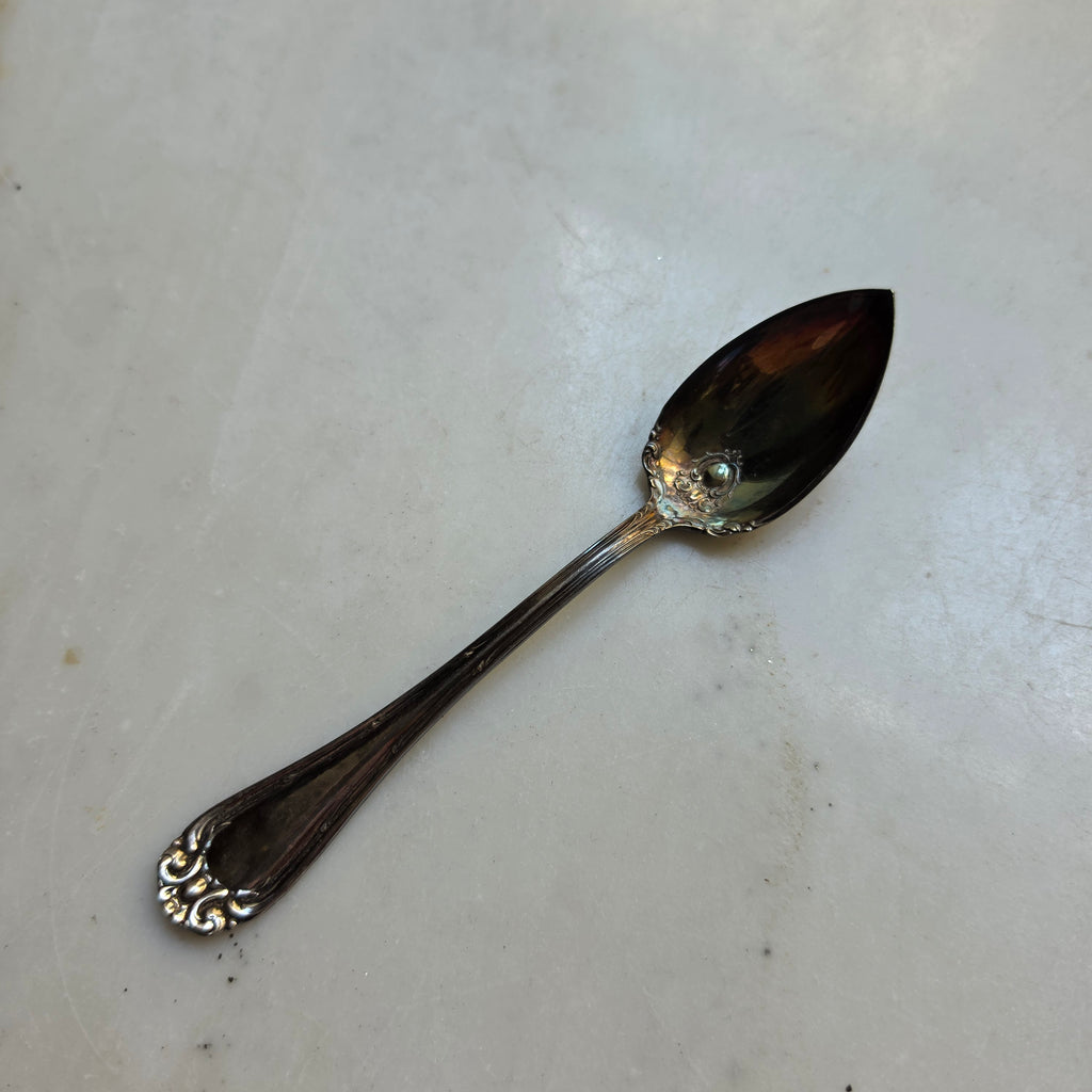 Vintage Silberlöffel mit Spitze & Rokoko-Ornamenten – Niagara Falls Silver Co.