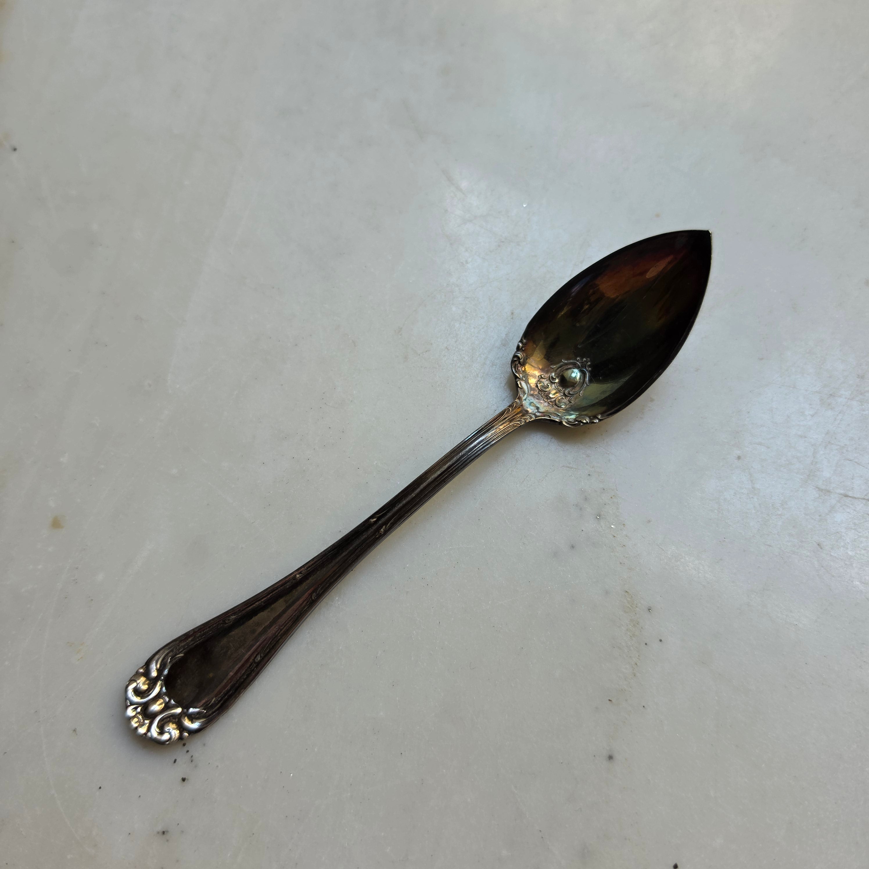 Vintage Silberlöffel mit Spitze & Rokoko-Ornamenten – Niagara Falls Silver Co.