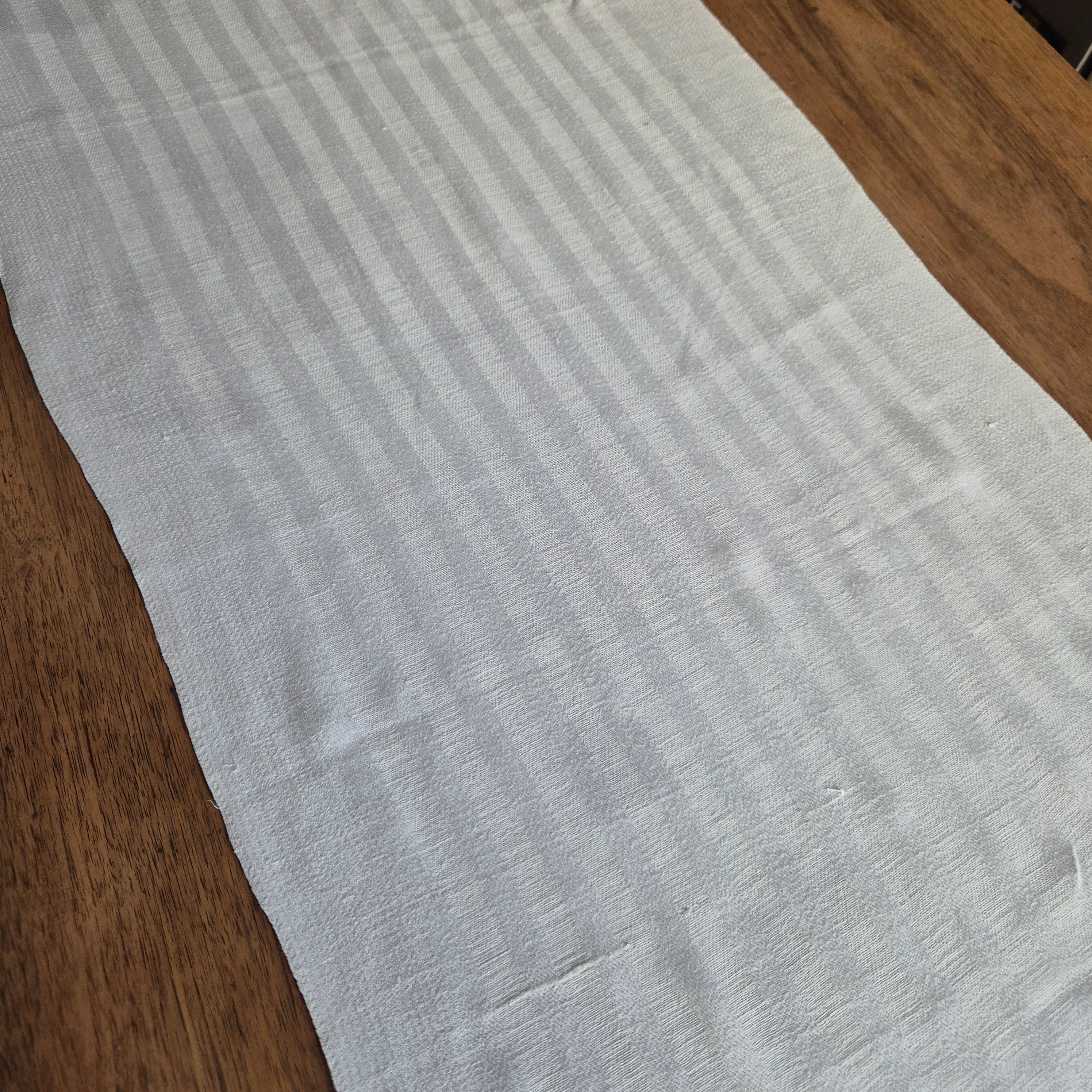 Antikes Leinen Geschirr-& Küchentuch Monogramm H.I. 140x 43cm