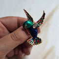 Exquisite Kolibri-Brosche – Bunter Emaille-Schmuck mit Kristall-Details