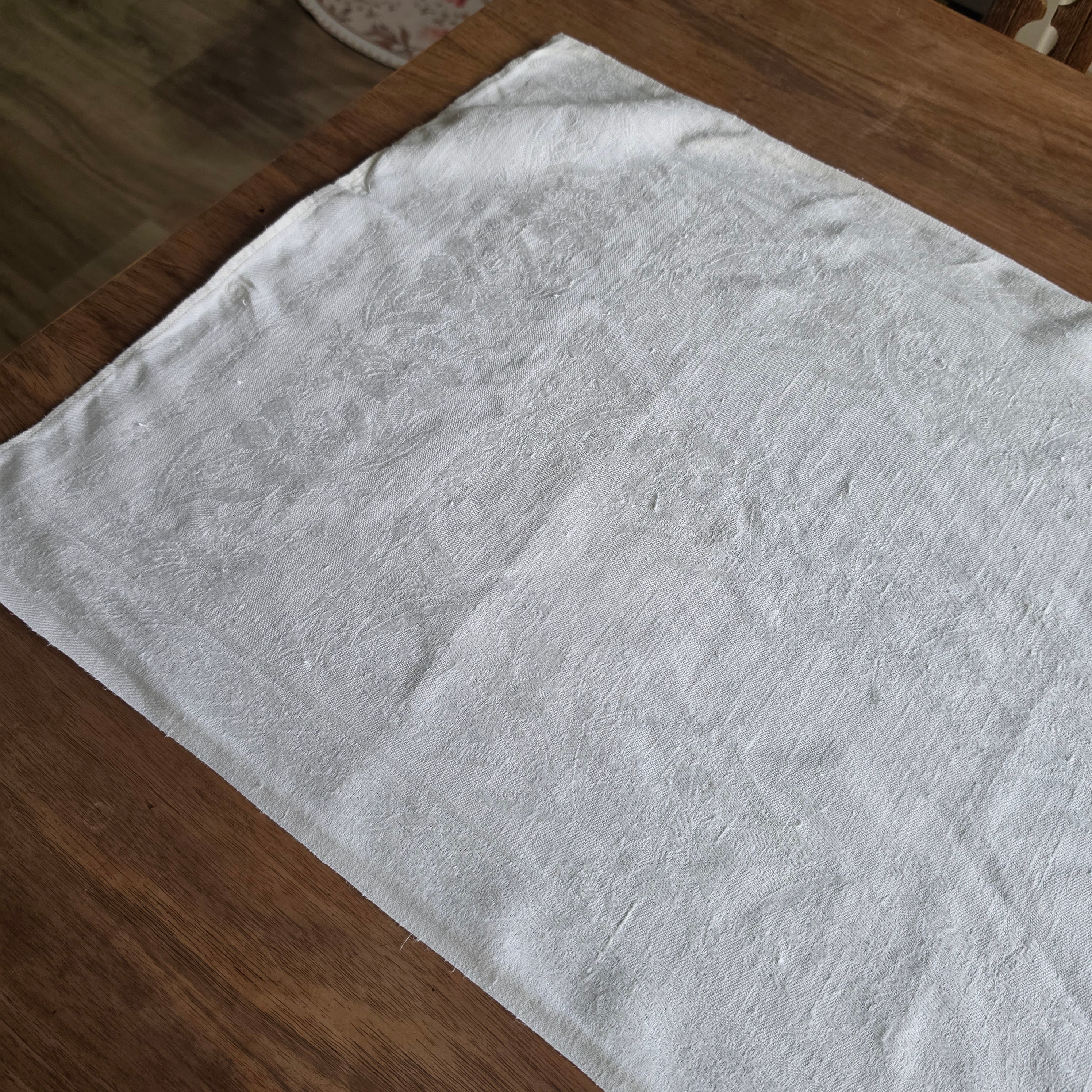 Antikes Geschirrtuch – Handgewebte Aussteuer- 48x110cm - Stockflecken