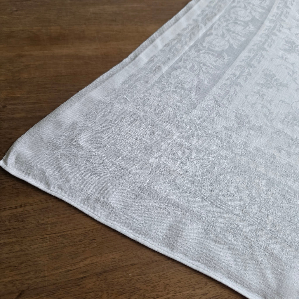 Vintage Damast-Tischdecke / Mundtuch mit Floralem Muster & Handstickerei "HB" 69x66cm