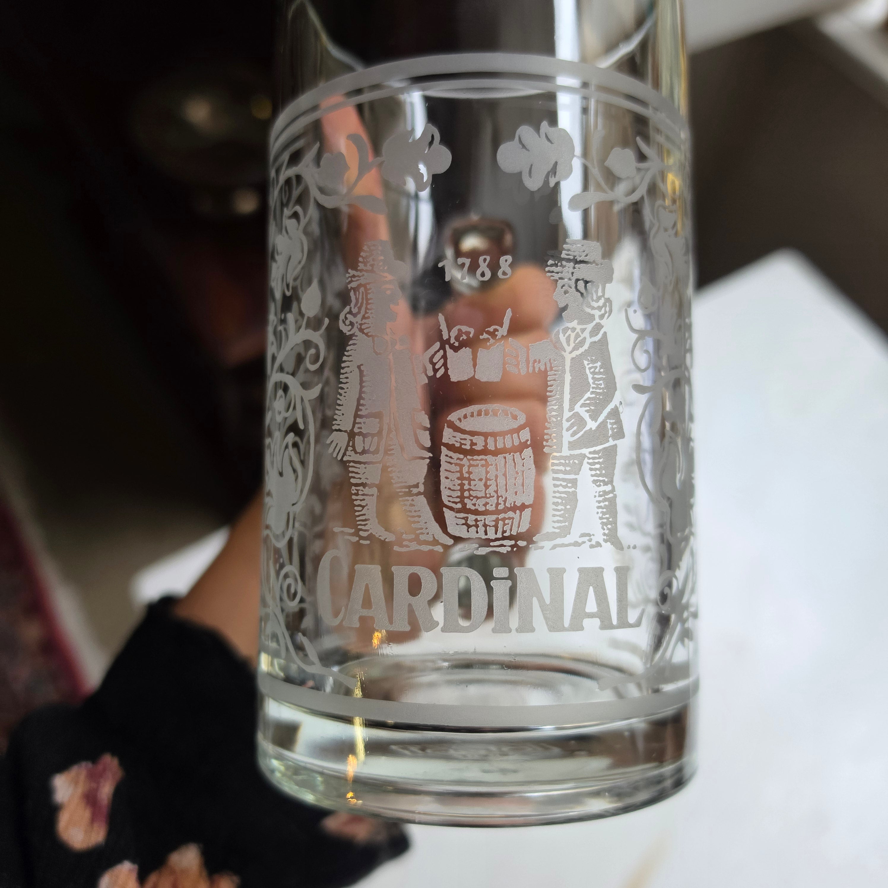 Vintage Cardinal Bierkrug 0,5 l – Klassisches Schweizer Bierglas mit Gravur