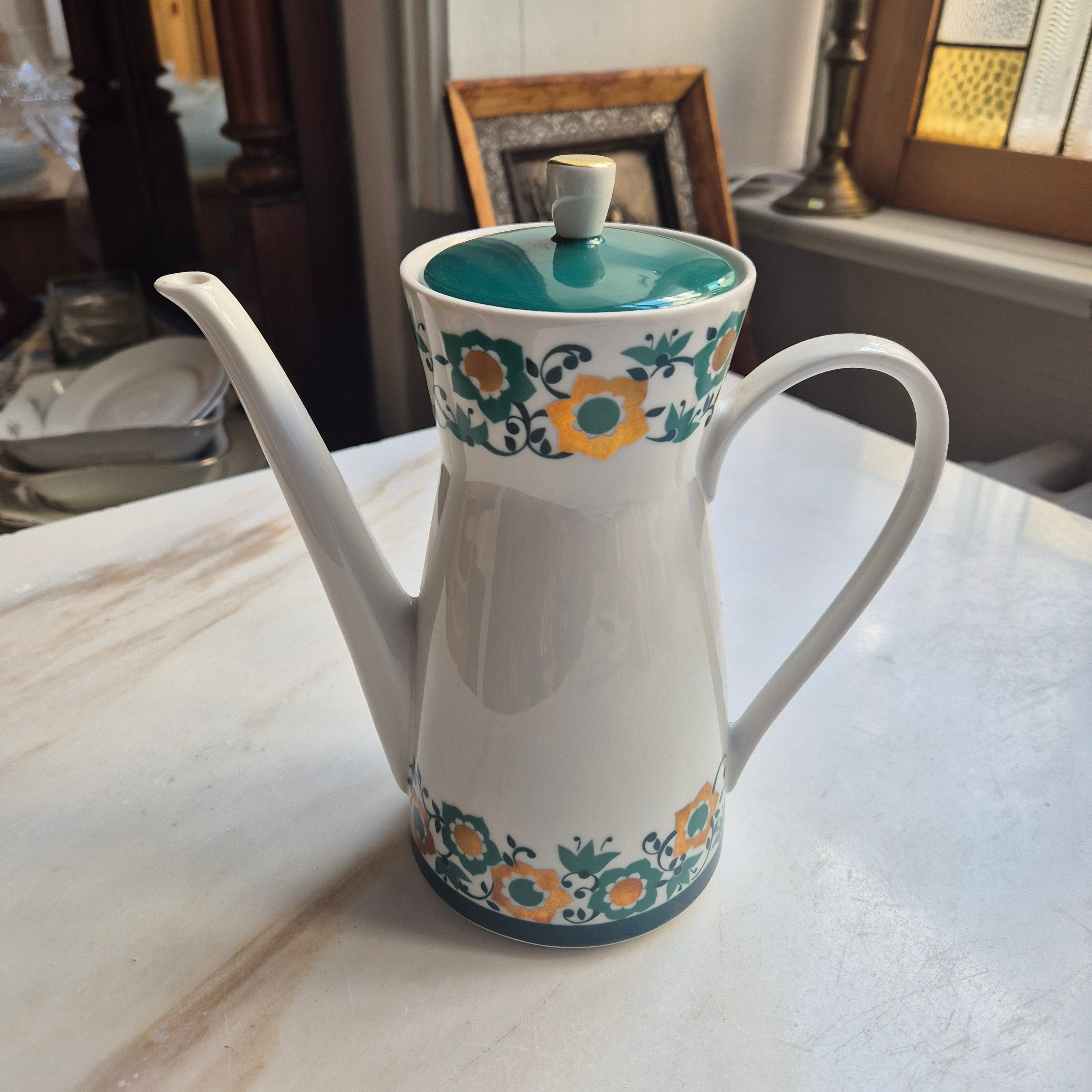 Lettin Porzellan Kaffeekanne 60er Jahre - mit Goldaktzenten