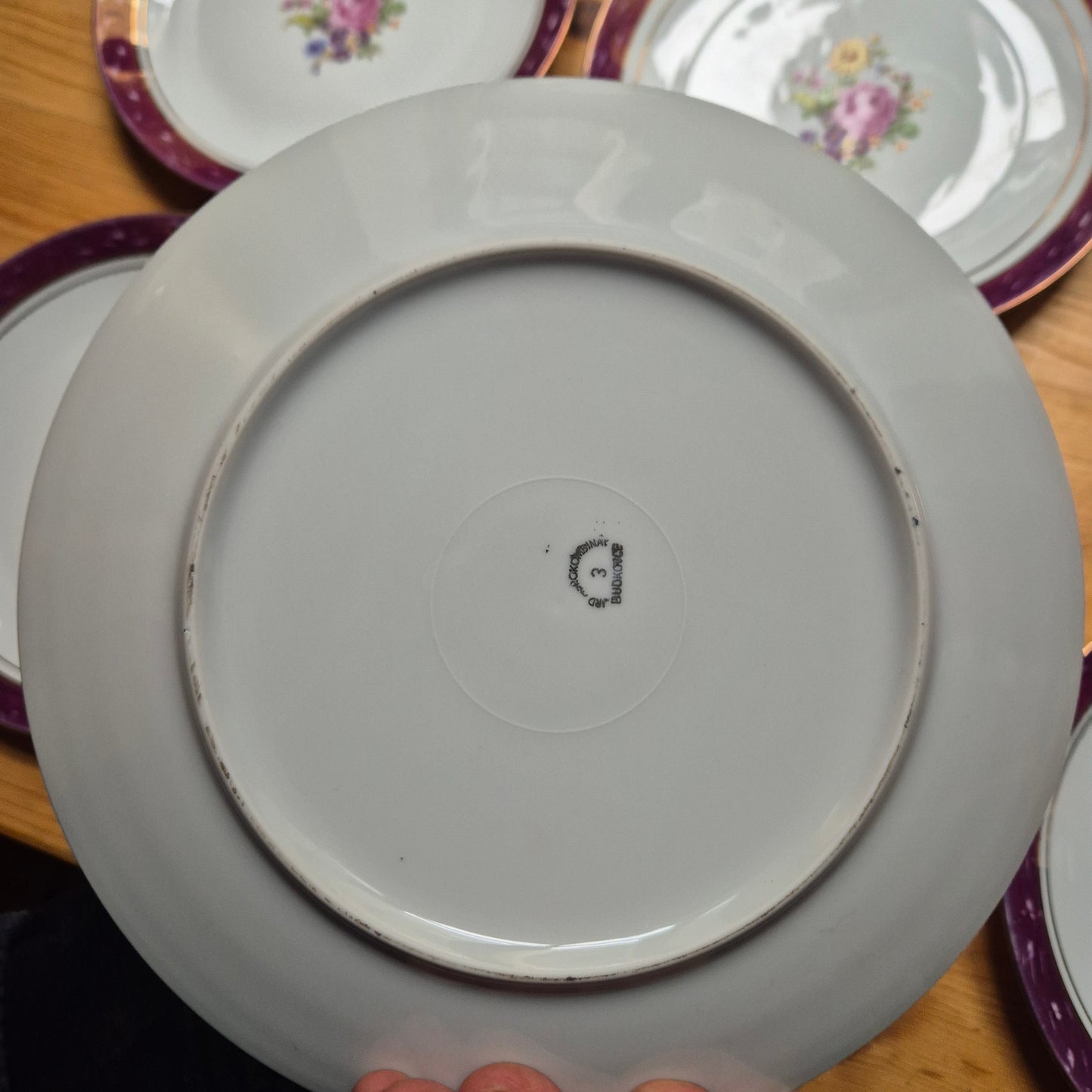 6x Antike flache Speiseteller Blumendekor weiß mit lila Goldrand