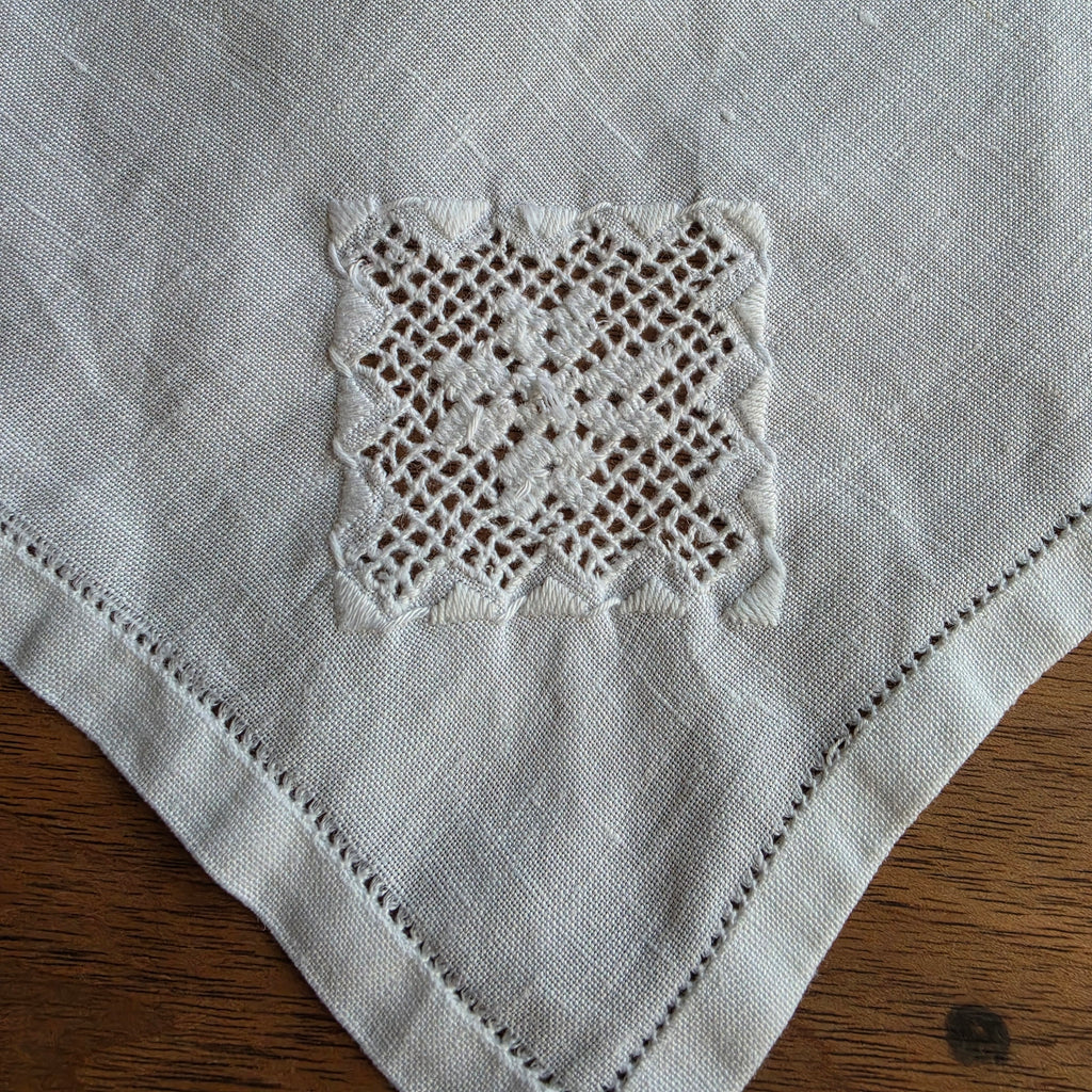 2x Vintage-Servietten Set mit feiner Hardanger-Stickerei & Hohlsaum 40x40cm