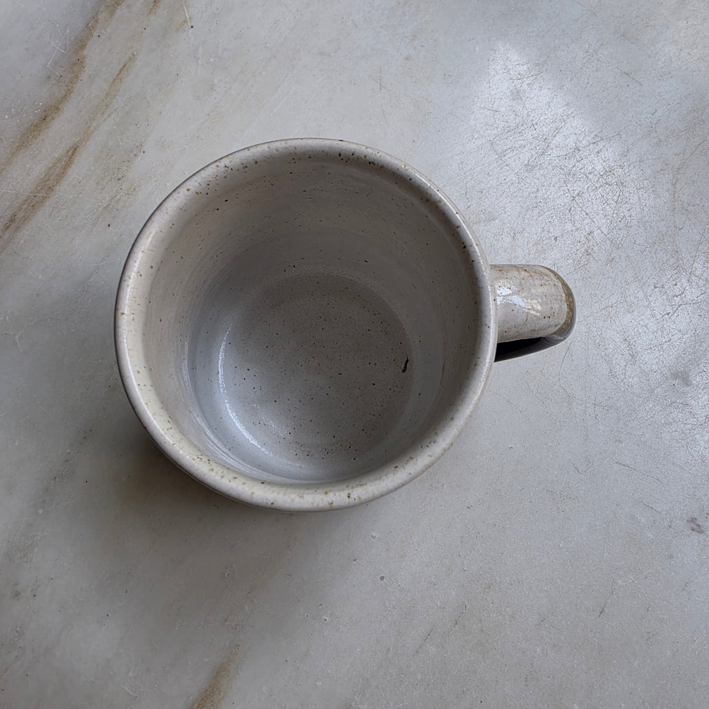 Vintage Keramikbecher / Tasse – Handgetöpfert mit Zweiton-Glasur