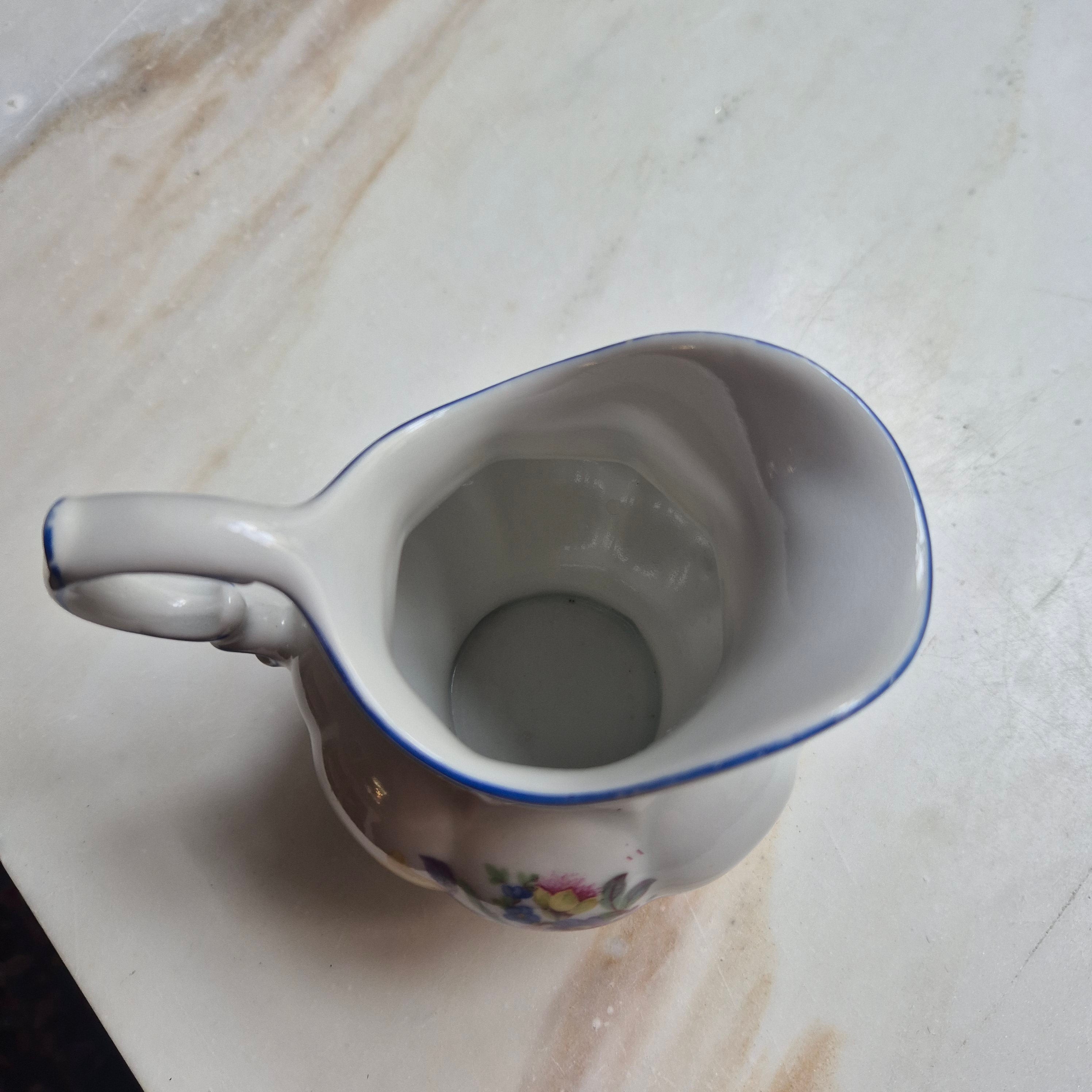 Antikes Porzellan Milchkännchen "Gebrüder Schoenau" handbemalt Blumendekor
