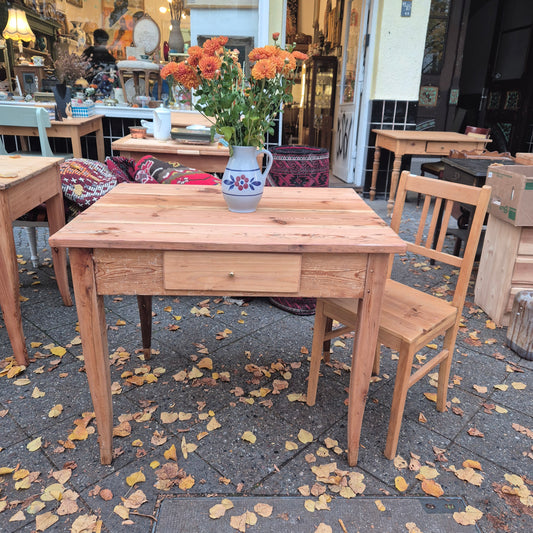 Antiker Biedermeier Tisch von 1860 mit Schublade 74x95cm Vollholz
