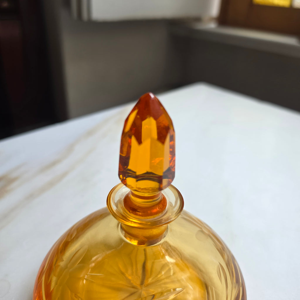Vintage Parfumflakon aus Bernstein-Kristallglas – Handgeschliffen mit Stöpsel
