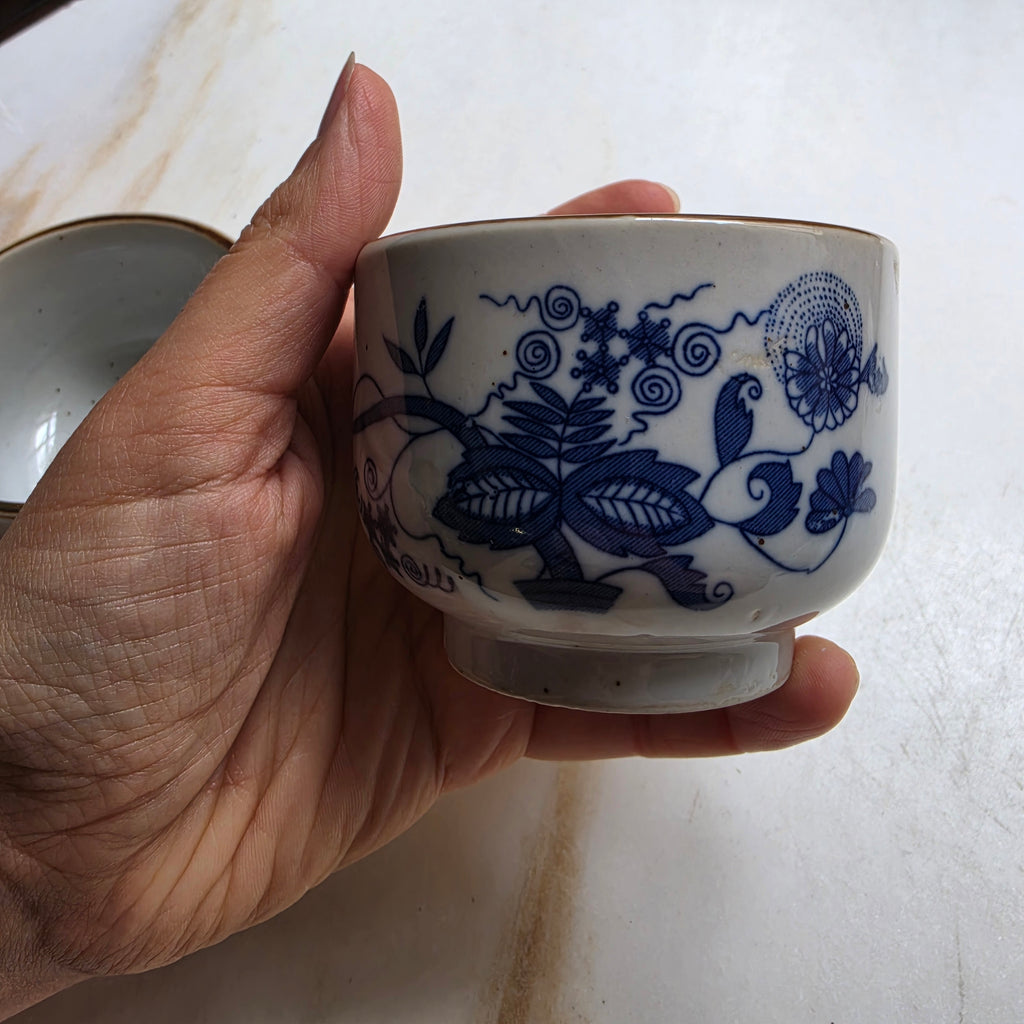 2x Vintage Sake-Becher - Tee-Becher – Blau-Weißes Zwiebelmuster (Handarbeit)