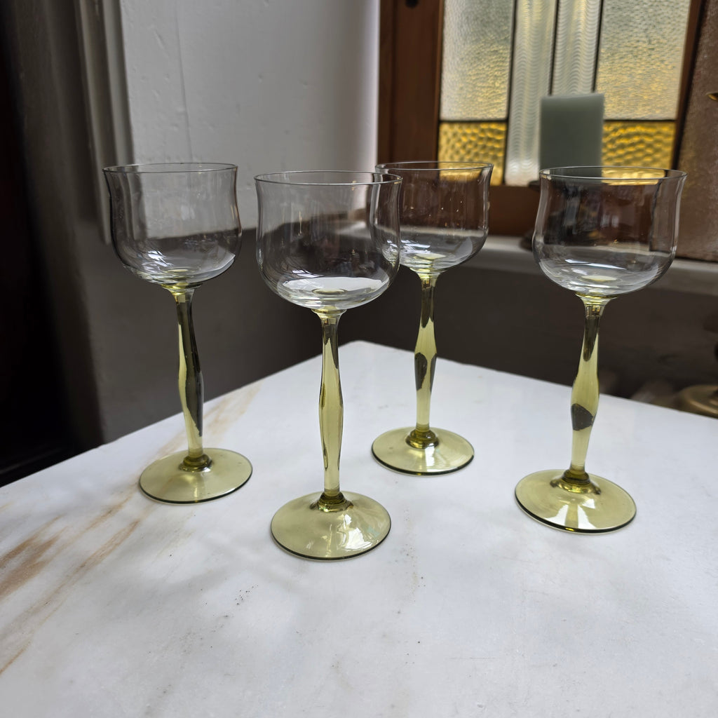4er Set Mid-Century Römer Weingläser mit grünem Stiel – Elegante Vintage-Gläser