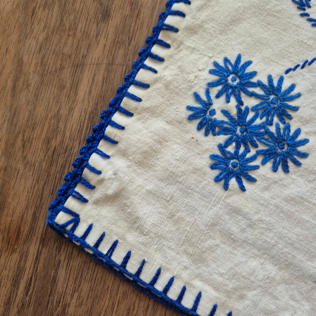 Antike handgemachte Vintage Teehaube Baumwolle/Leinen blau weiß 35x35cm Mini Stockflecken