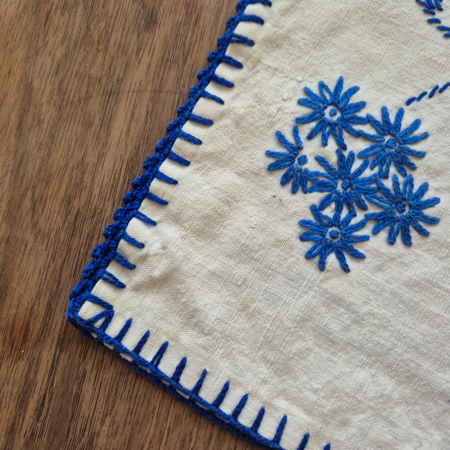 Antike handgemachte Vintage Teehaube Baumwolle/Leinen blau weiß 35x35cm Mini Stockflecken
