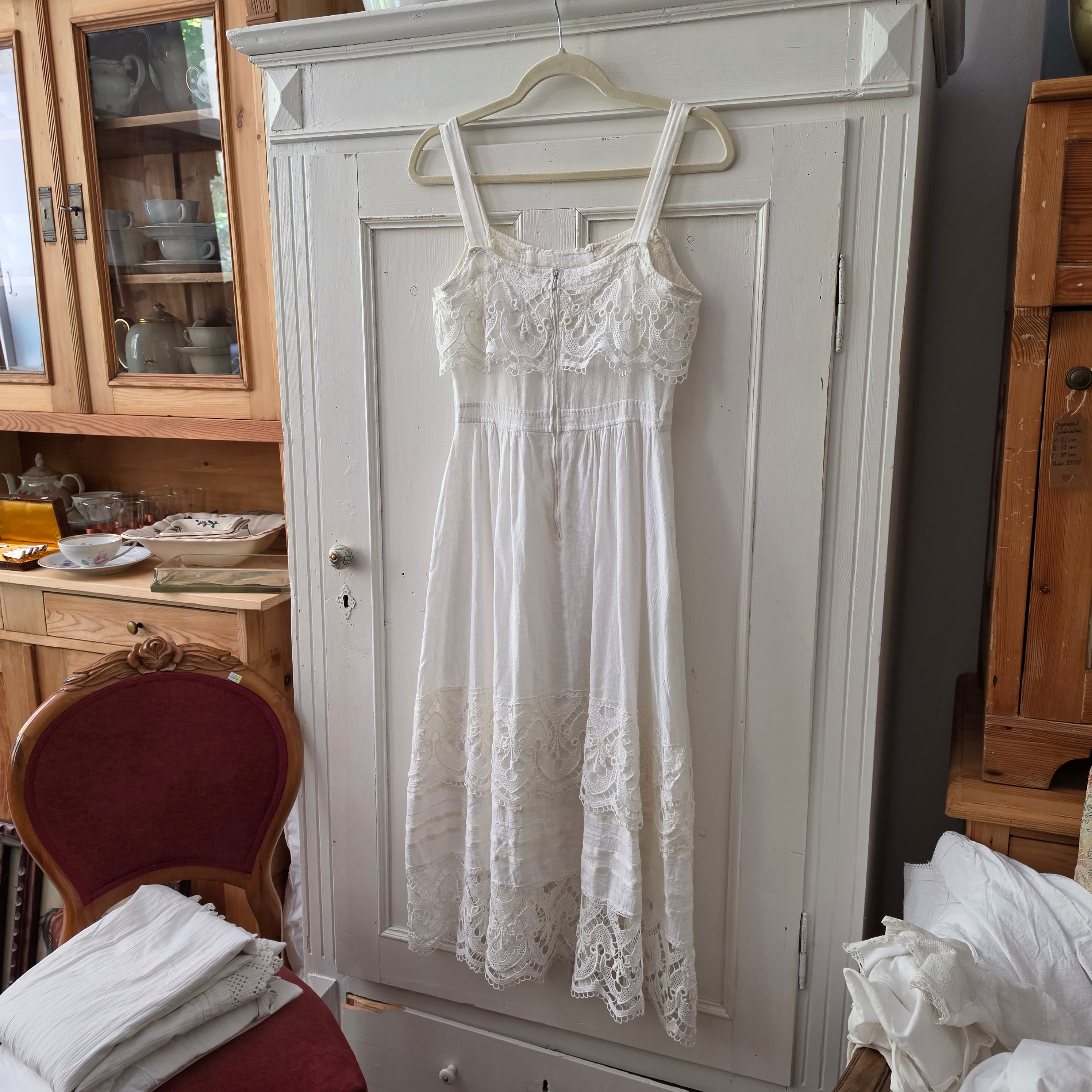 Romantisches Vintage Trägerkleid – Weißes Halbleinen & Spitze (Handgemachtes Unikat)