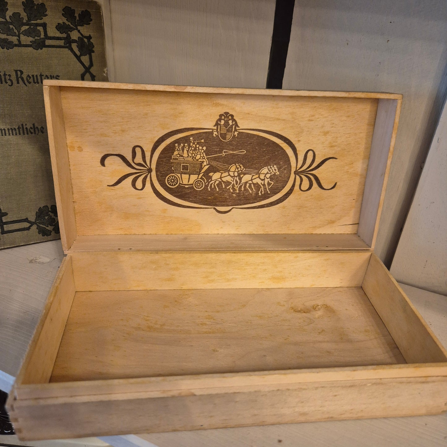 Alte dünne Holz Schachtel Kutsche Cinderella