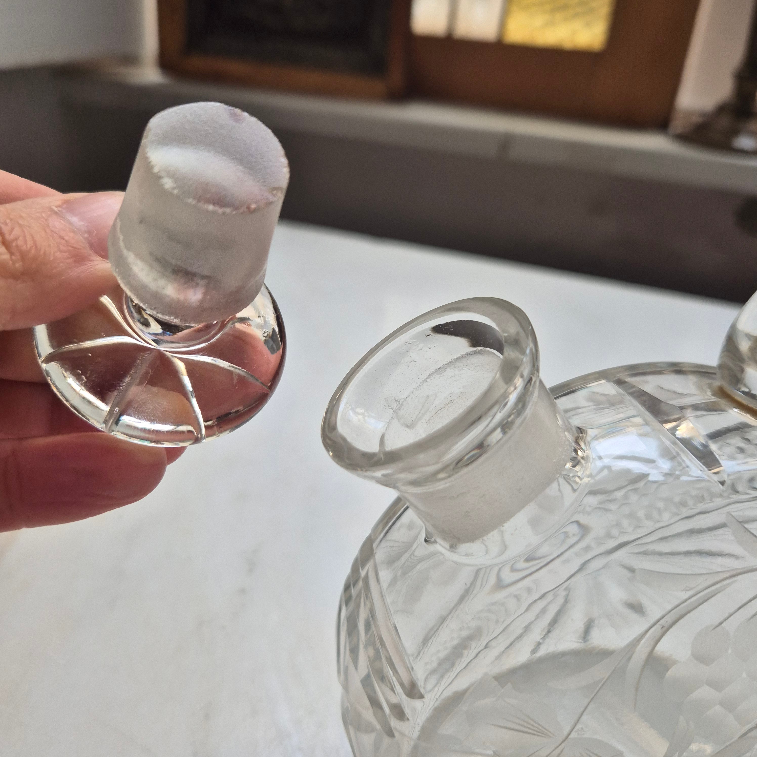Vintage Glas Kristall Karaffe mit Traubenmotiv Traubenmotiv