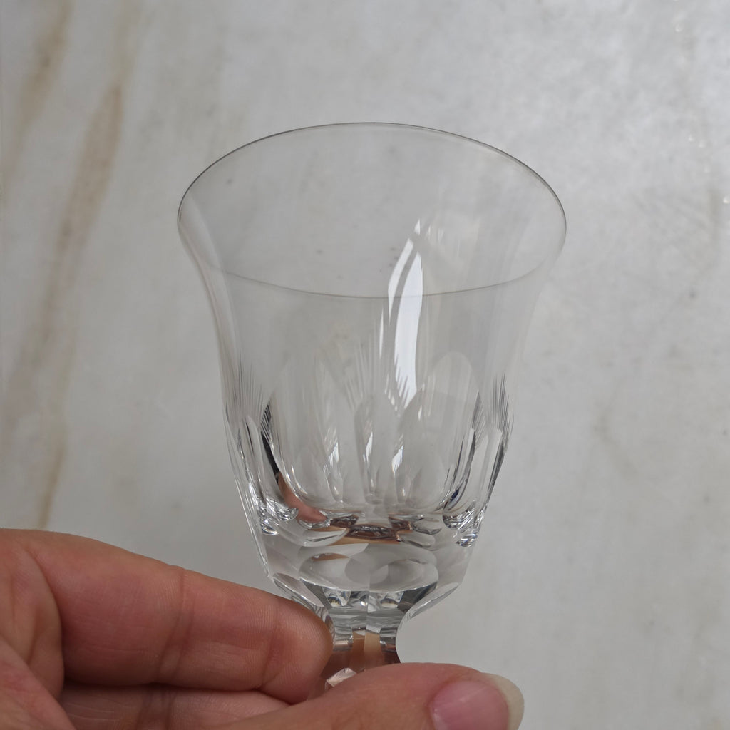 Elegantes Vintage-Likörglas aus geschliffenem Kristall – Facettierter Stiel & Sternboden