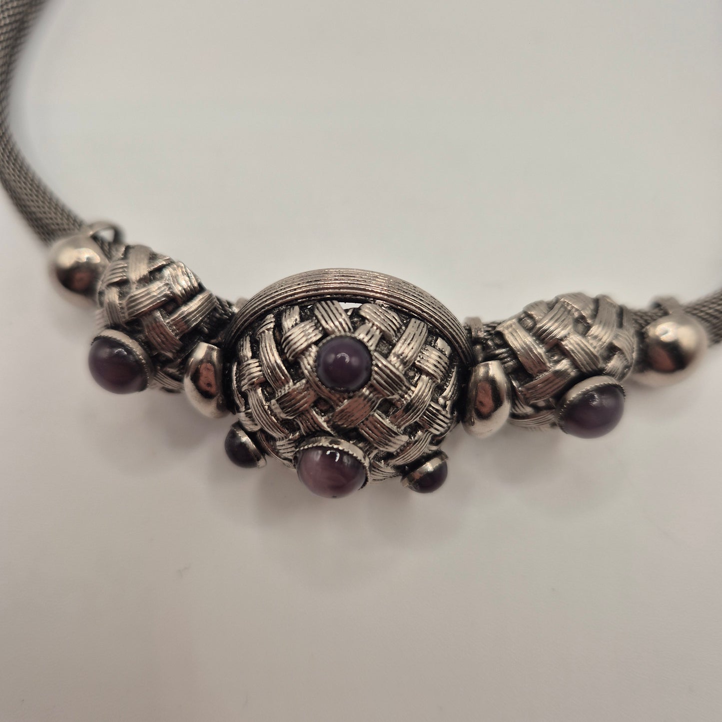 Vintage 80er Jahre Mesh Chocker Silberfarbend mit Lila Stein Cabochon Stil