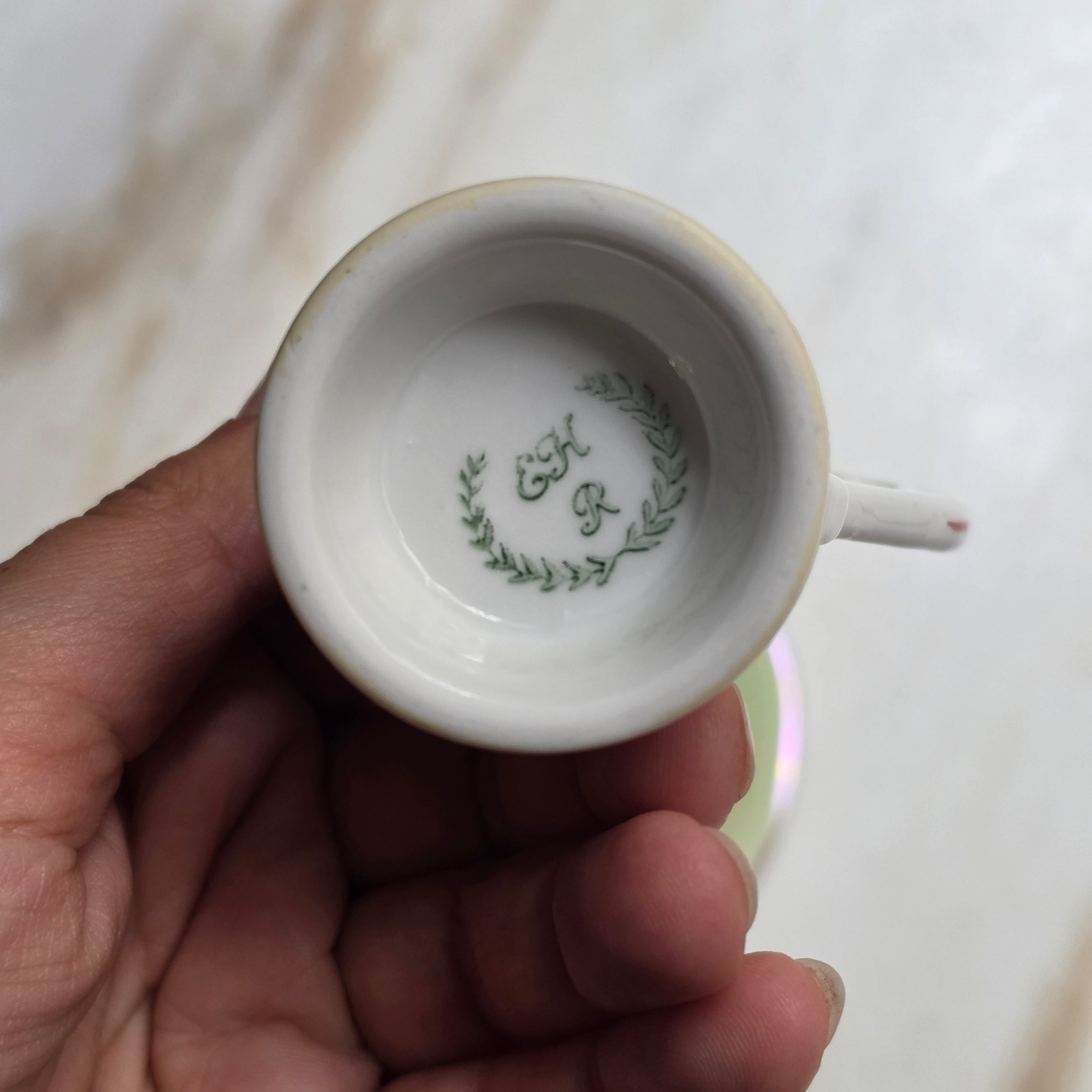 Vintage Mokkatasse mit Lüsterglasur & Romantik-Motiv – Porzellan Sammeltasse