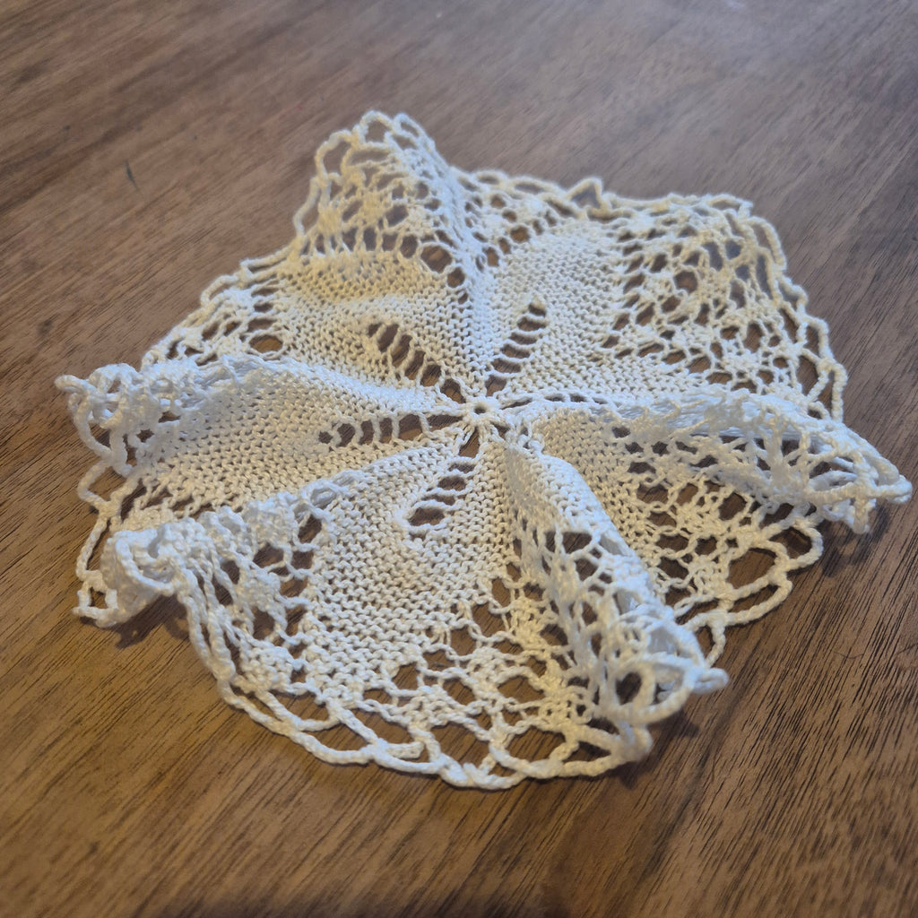 Kleines gehäkeltes Zierdeckchen Napperon 19cm Vintage