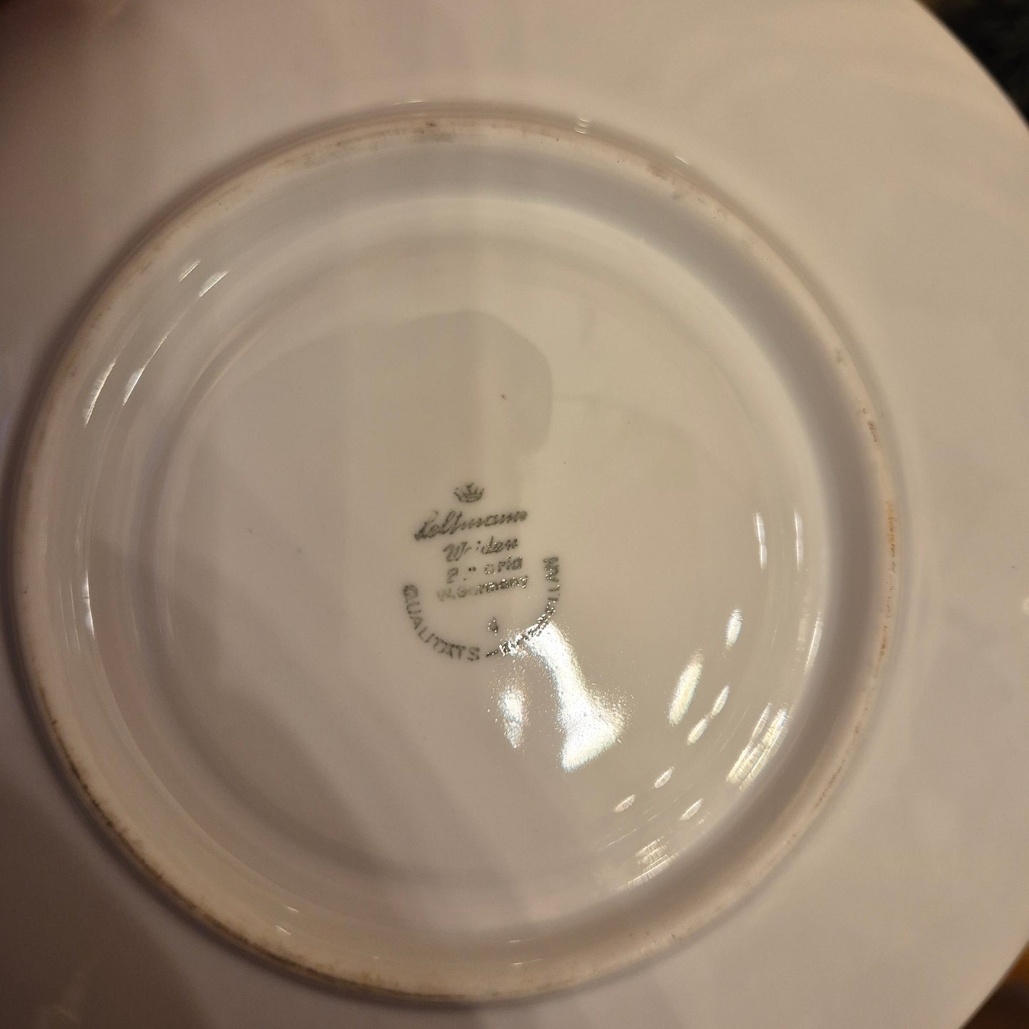 Handgemachte Sojawachskerze Weihnachtesgeschenk badender Lebkuchen Sahne Dessert in Antiker Porzellan Suppentasse von Seltmann Weiden