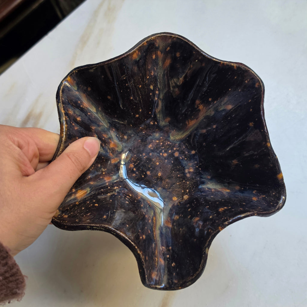 Handgefertigte Keramikschale „Cosmic Bloom“ – Unikat mit Effektglasur