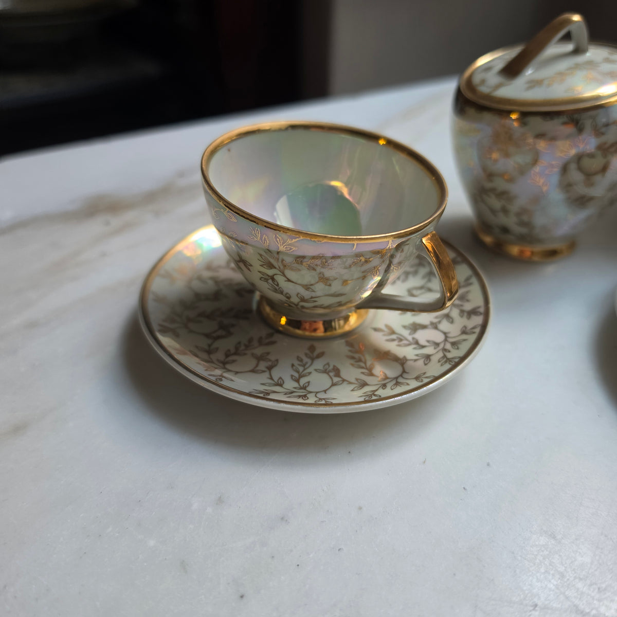 Vintage Porzellan-Mokkaservice / Kaffeeservice mit Perlmutt-Lüster & G – AntikStorys