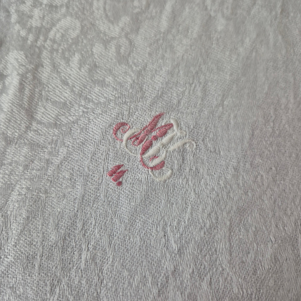 Antike Jugendstil Serviette oder Mitteldecke mit roten Monogramm M.K.