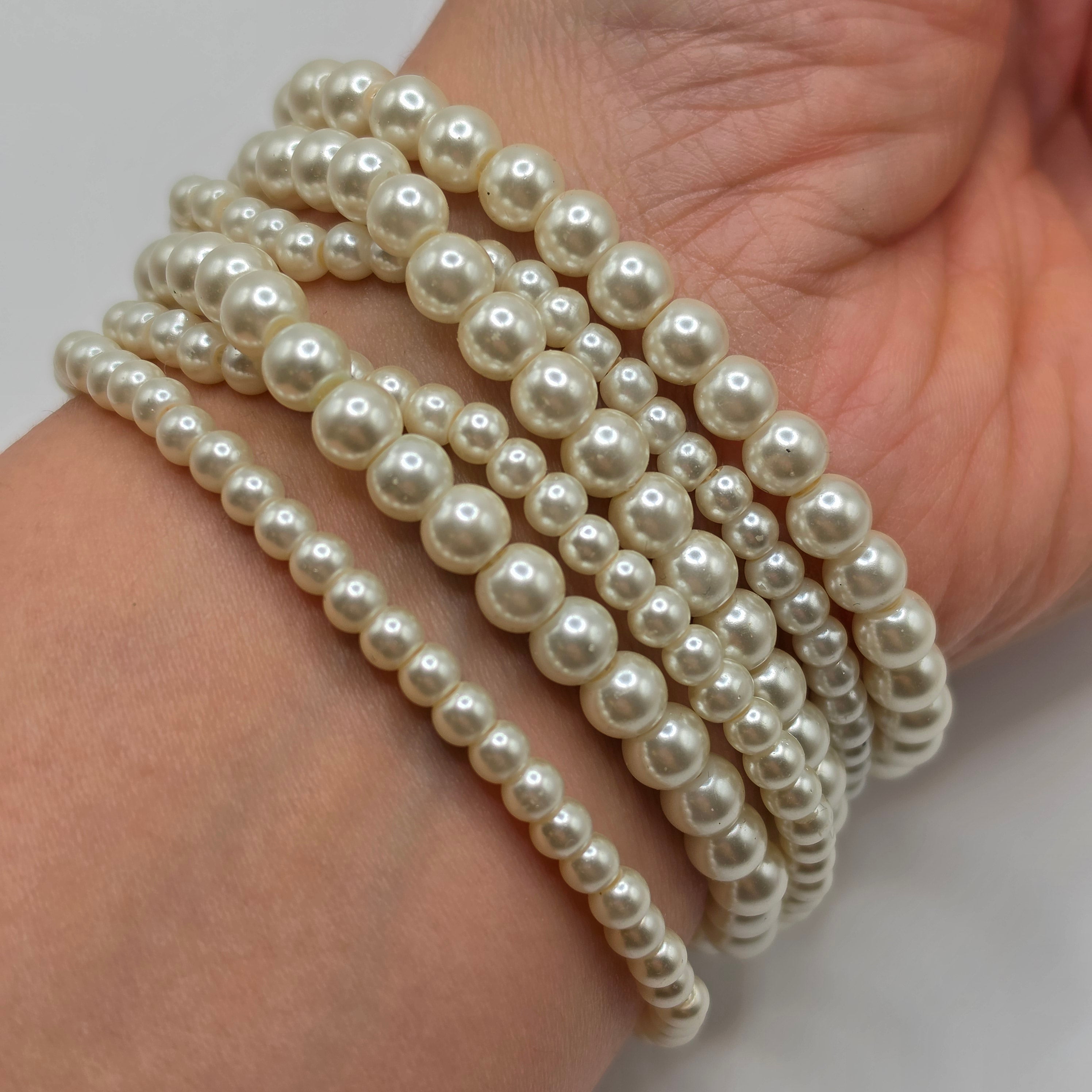 Elegantes Mehrreihiges Perlenarmband mit Satin-Schleife