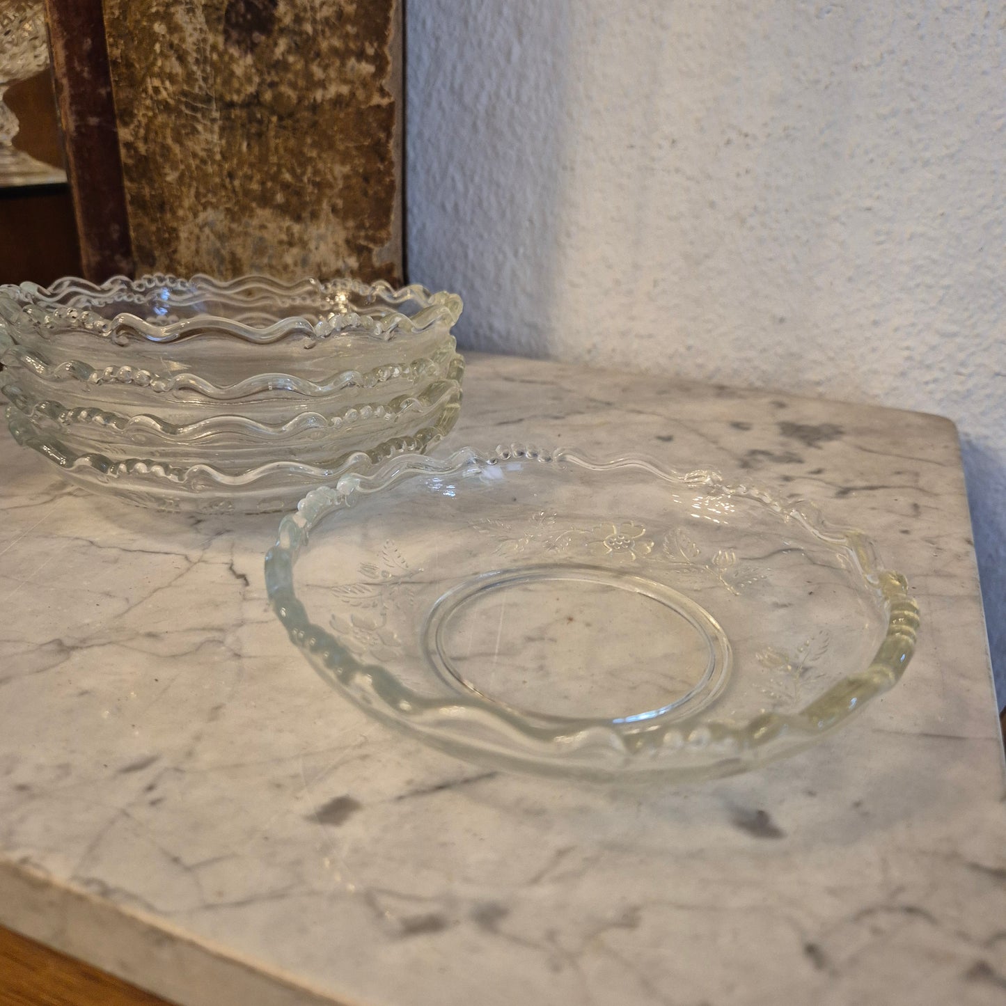 5x Vintage Glas oder Bleikristall Schalen Kuchen Teller Blumenmuster