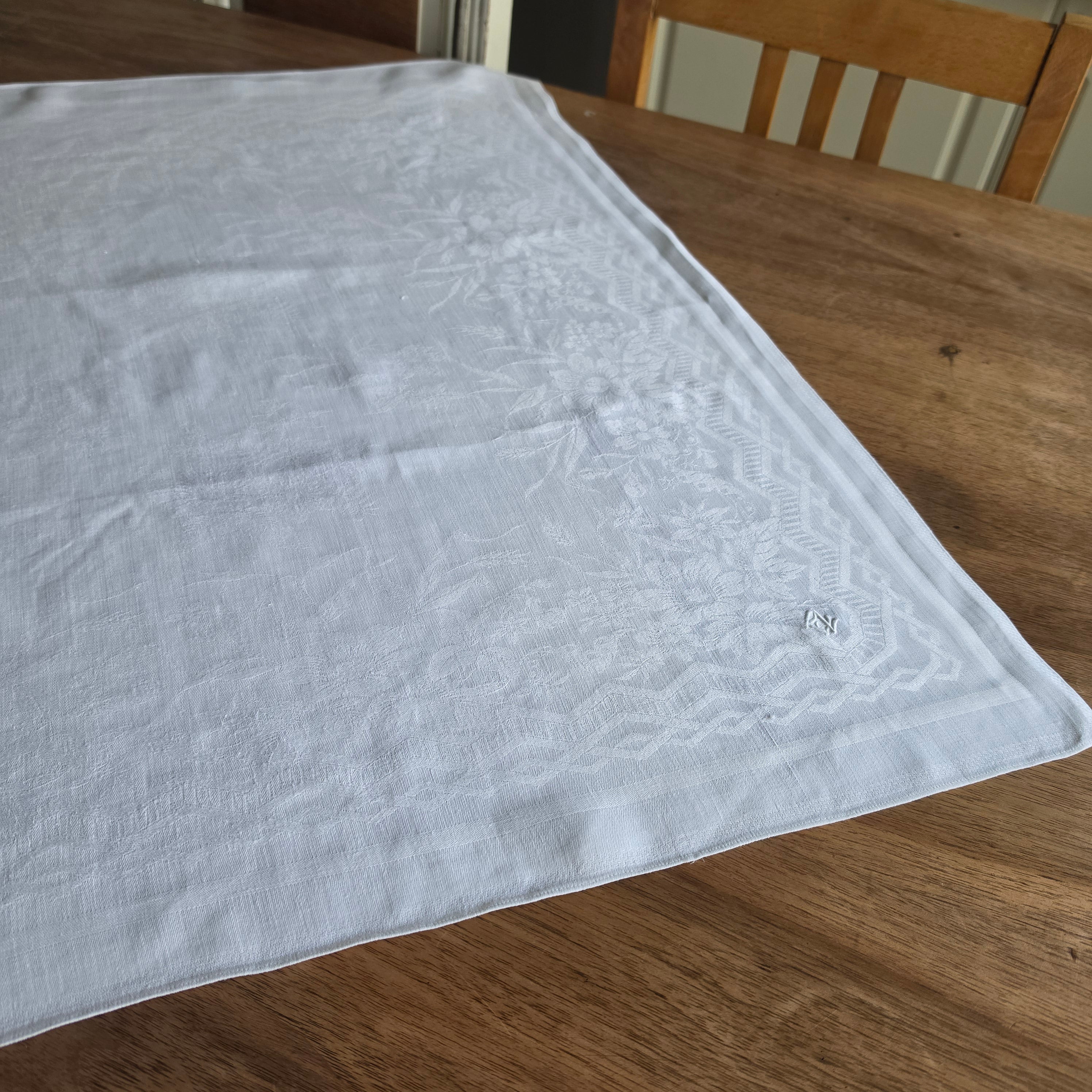 Klassische Damast-Tischdecke aus Halbleinen/Baumwolle mit Monogramm-Stickerei „EZ“ - 68x71cm