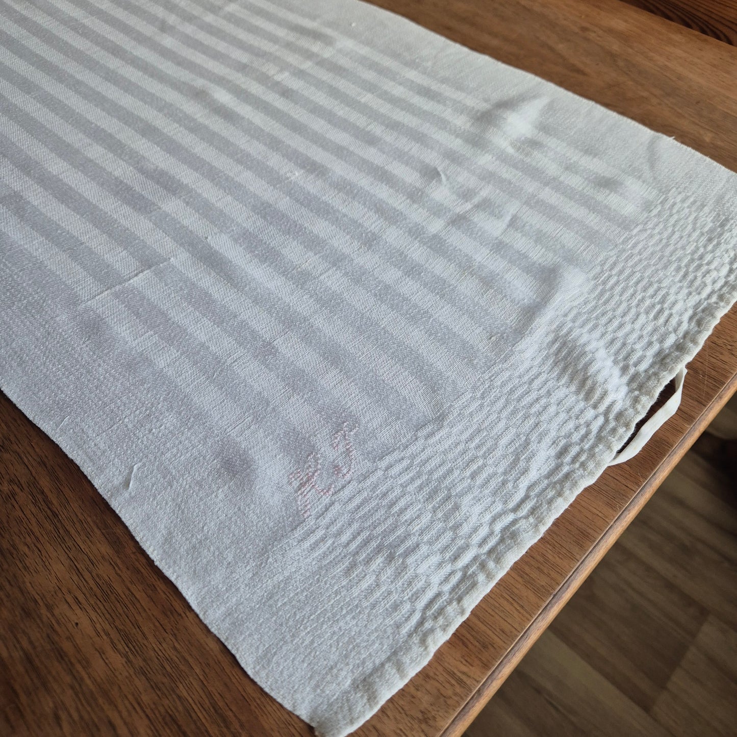 Antikes Leinen Geschirr-& Küchentuch Monogramm H.I. 140x 43cm