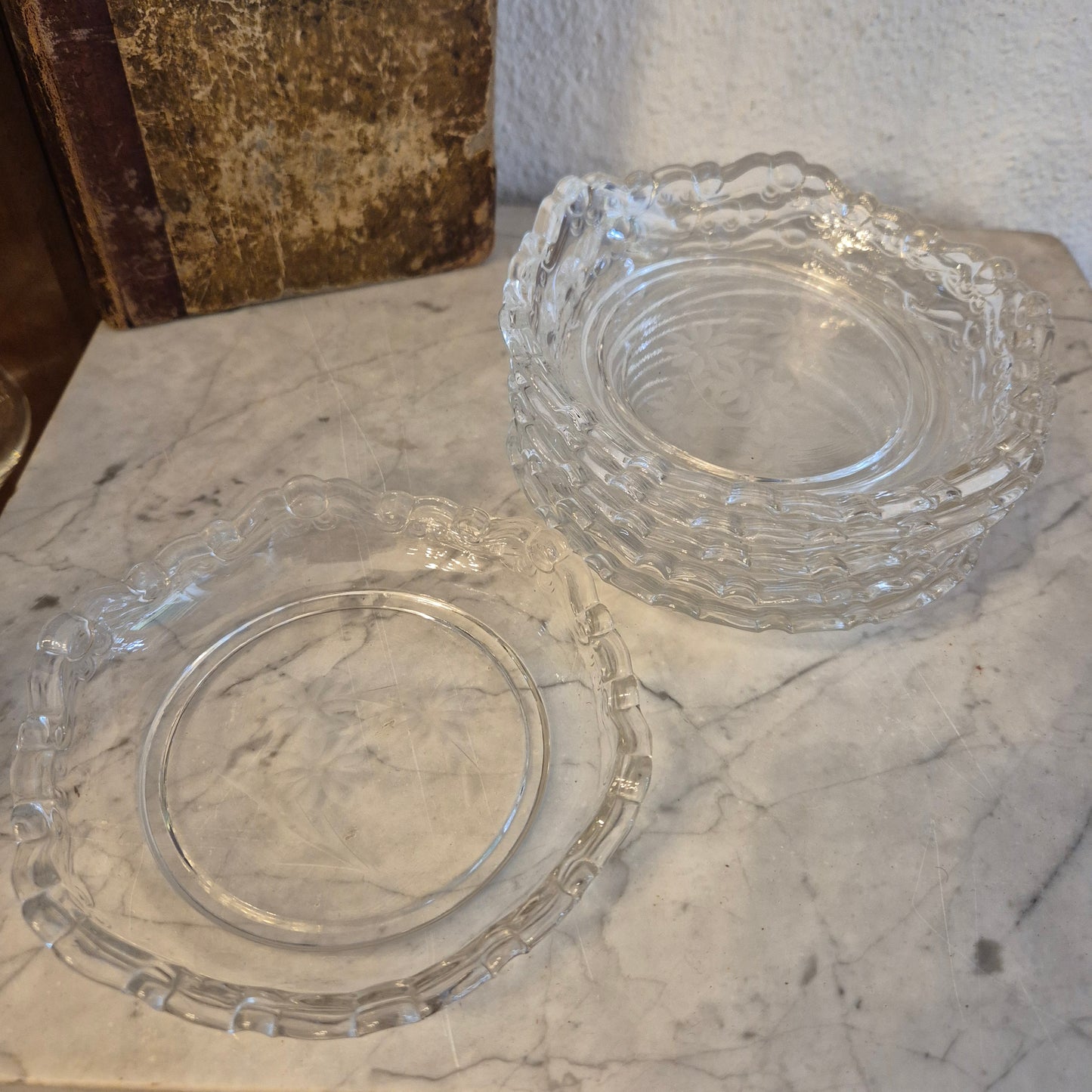 6x Vintage Glas oder Bleikristall Schalen Kuchen Teller mit Blumenmuster
