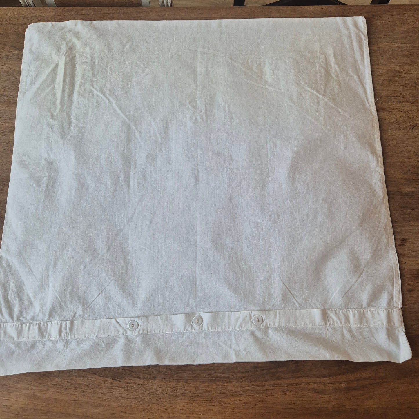 Antiker Kopfkissenbezug mit zarter Stickerei 73x72cm Baumwolle Monogramm H.B (beschädigt)
