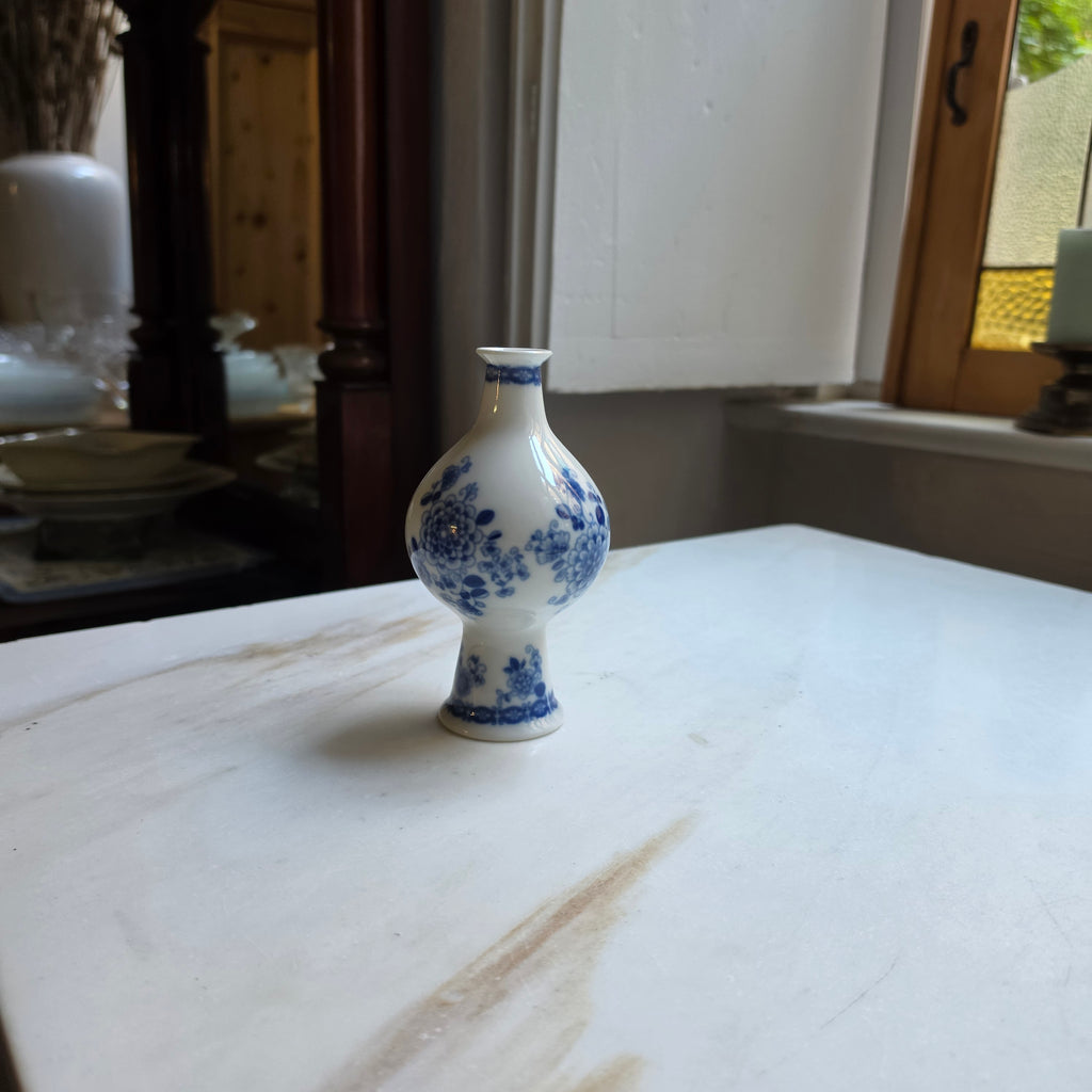 Antike kleine Porzellan Vase Wallendorfer weiß blau Echt Cobalt