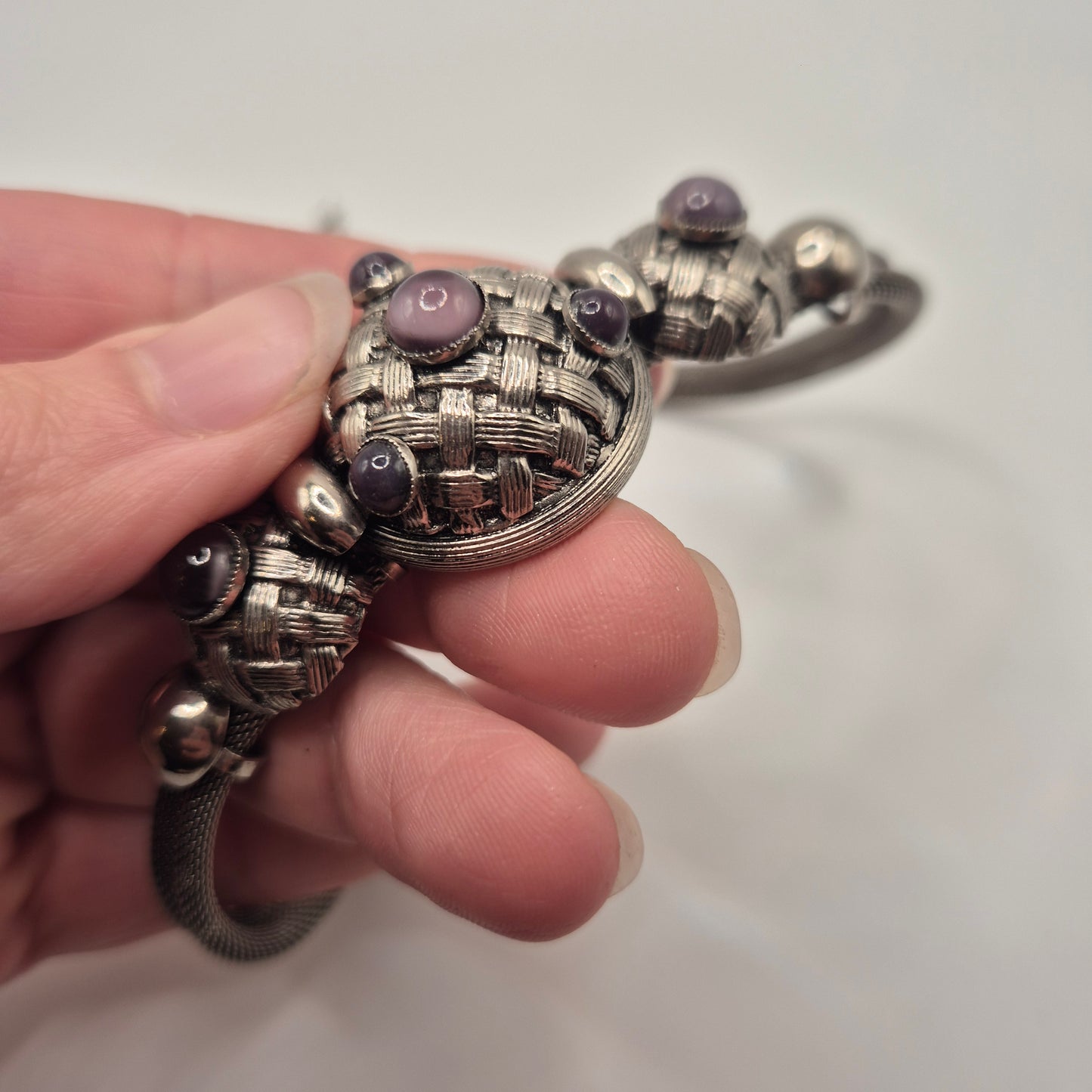 Vintage 80er Jahre Mesh Chocker Silberfarbend mit Lila Stein Cabochon Stil