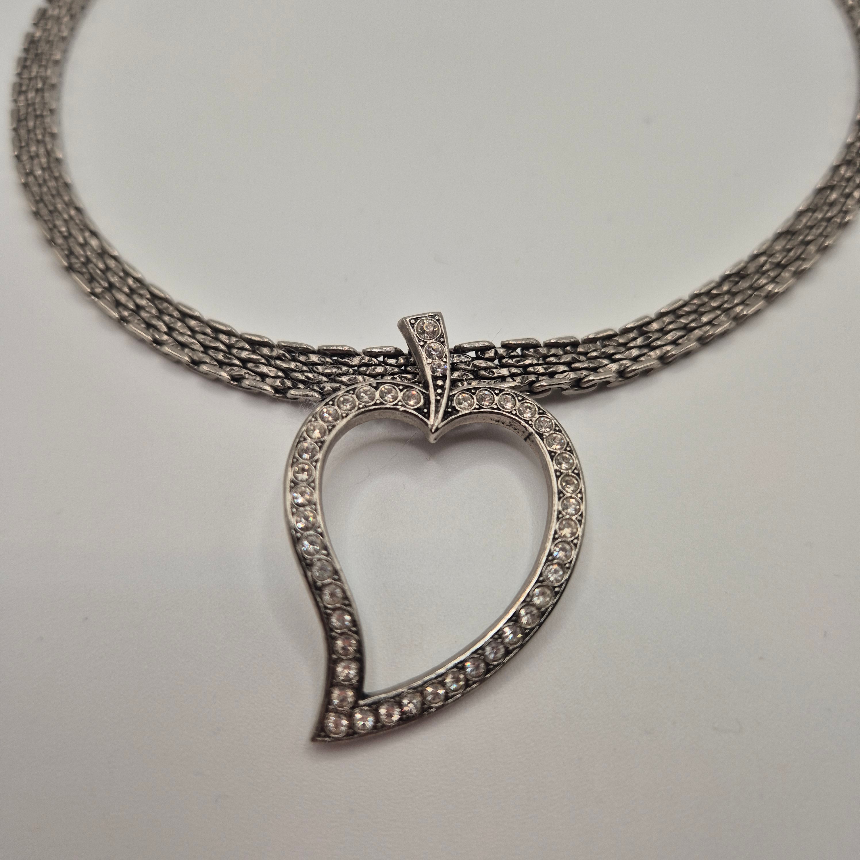 Elegante Vintage Herz-Halskette – Funkelnder Glamour in Silber