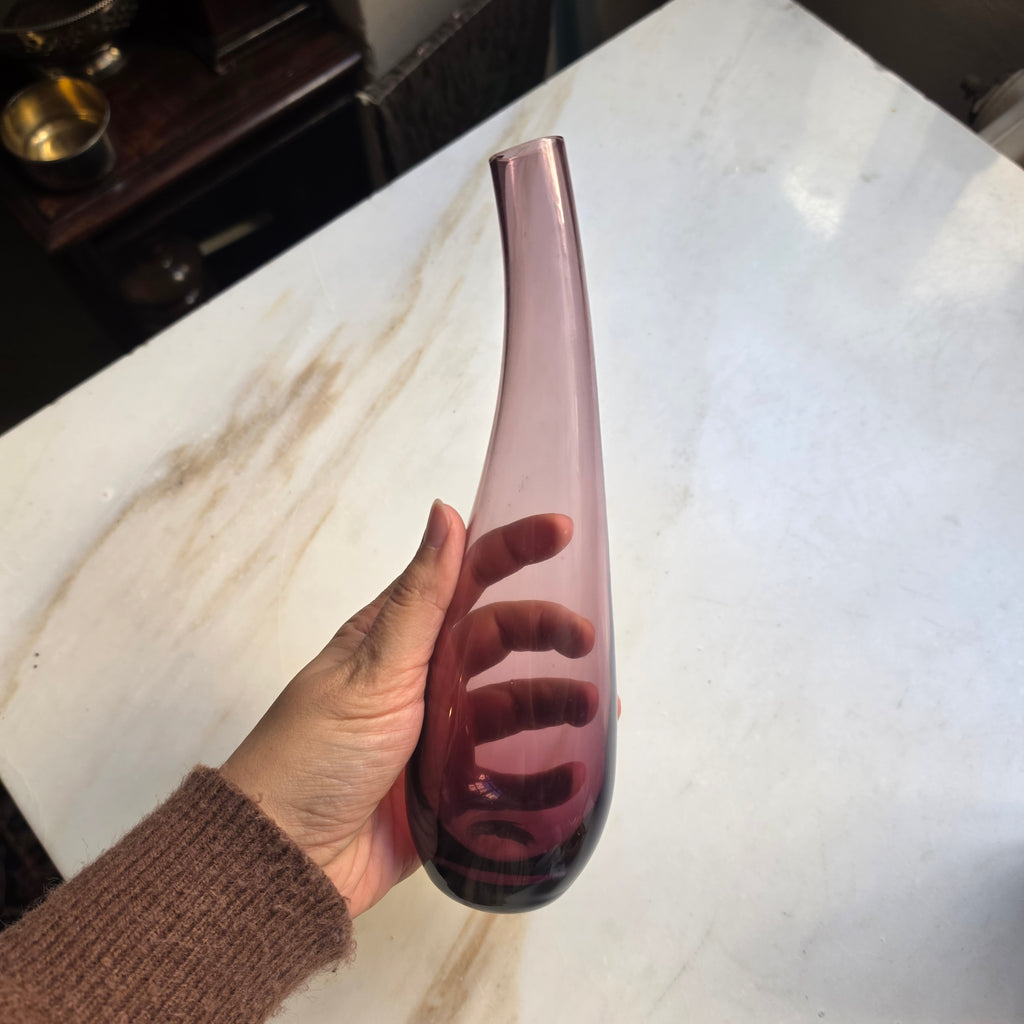 Moderne Mundgeblasene Glasvase in Trompetenform – Amethyst-Farbverlauf